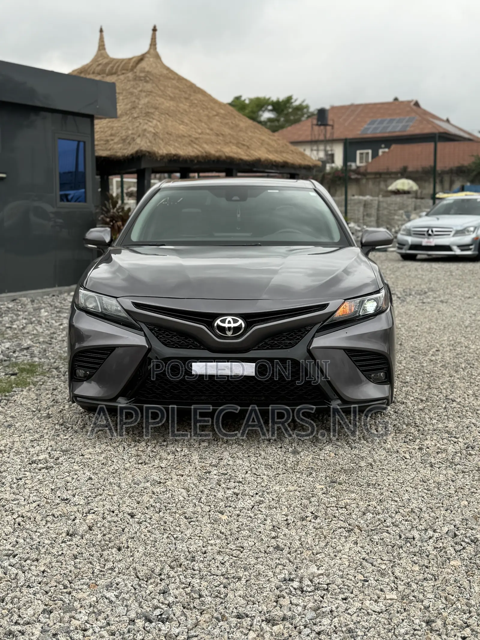 Toyota Camry SE 2023 Gray