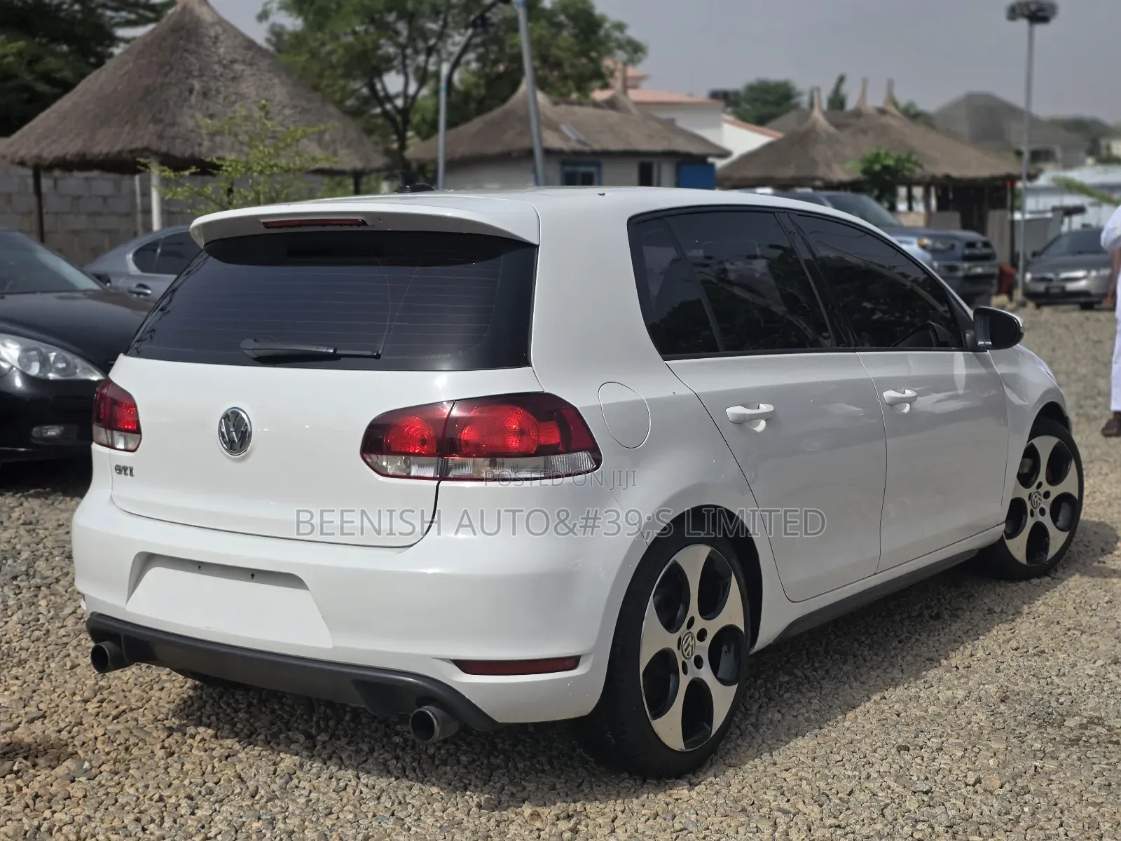 Volkswagen Golf 2012 Off white
