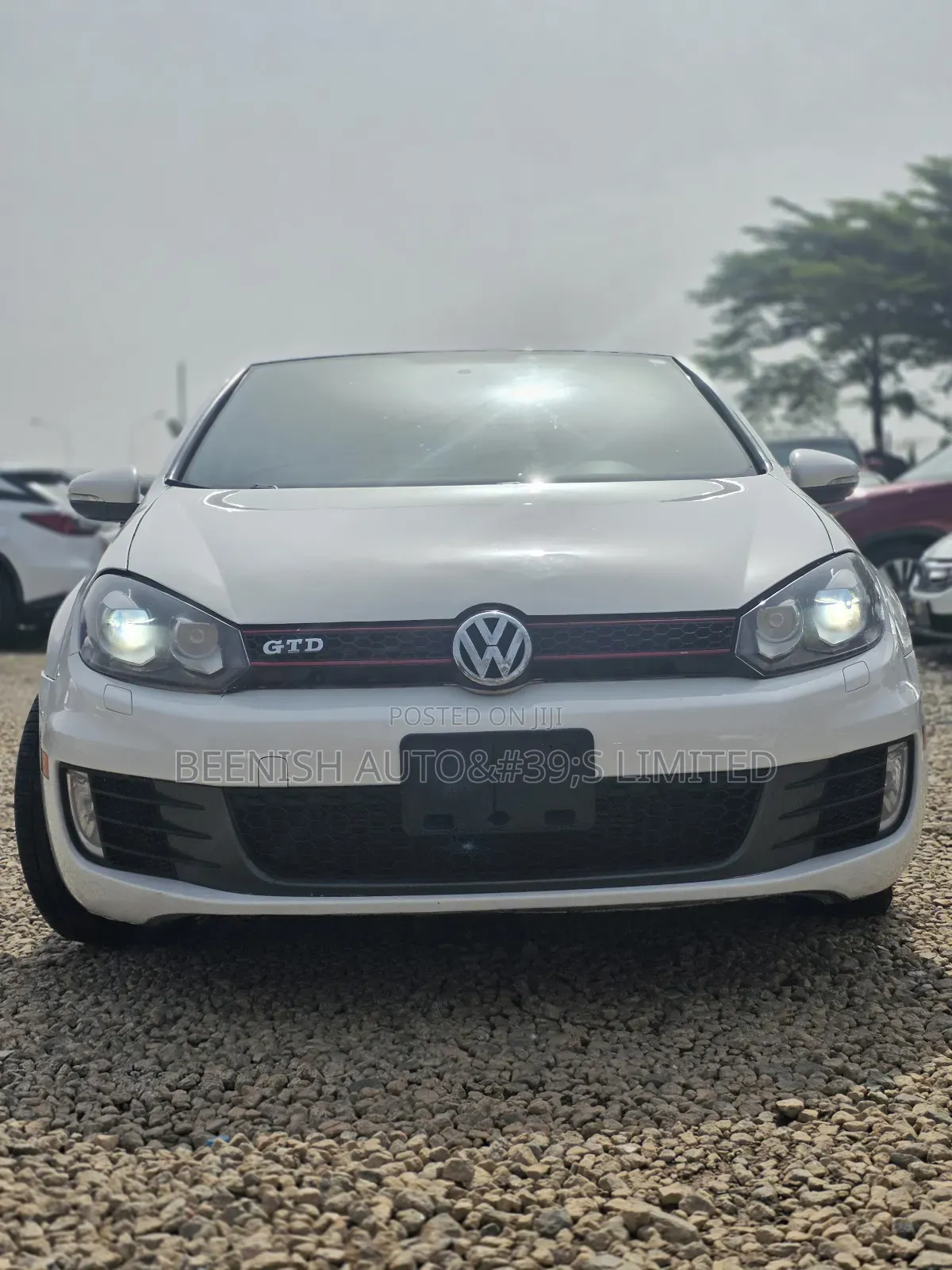 Volkswagen Golf 2012 Off white