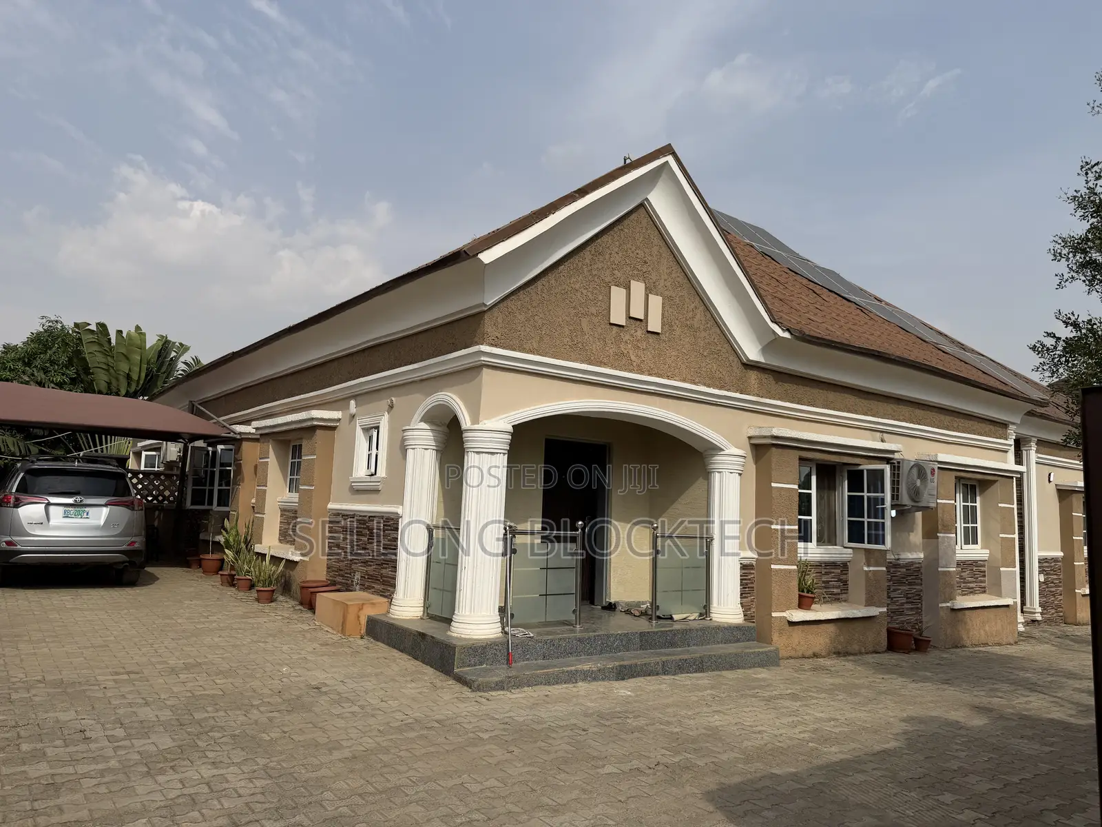 5bdrm Bungalow in Life Camp for sale