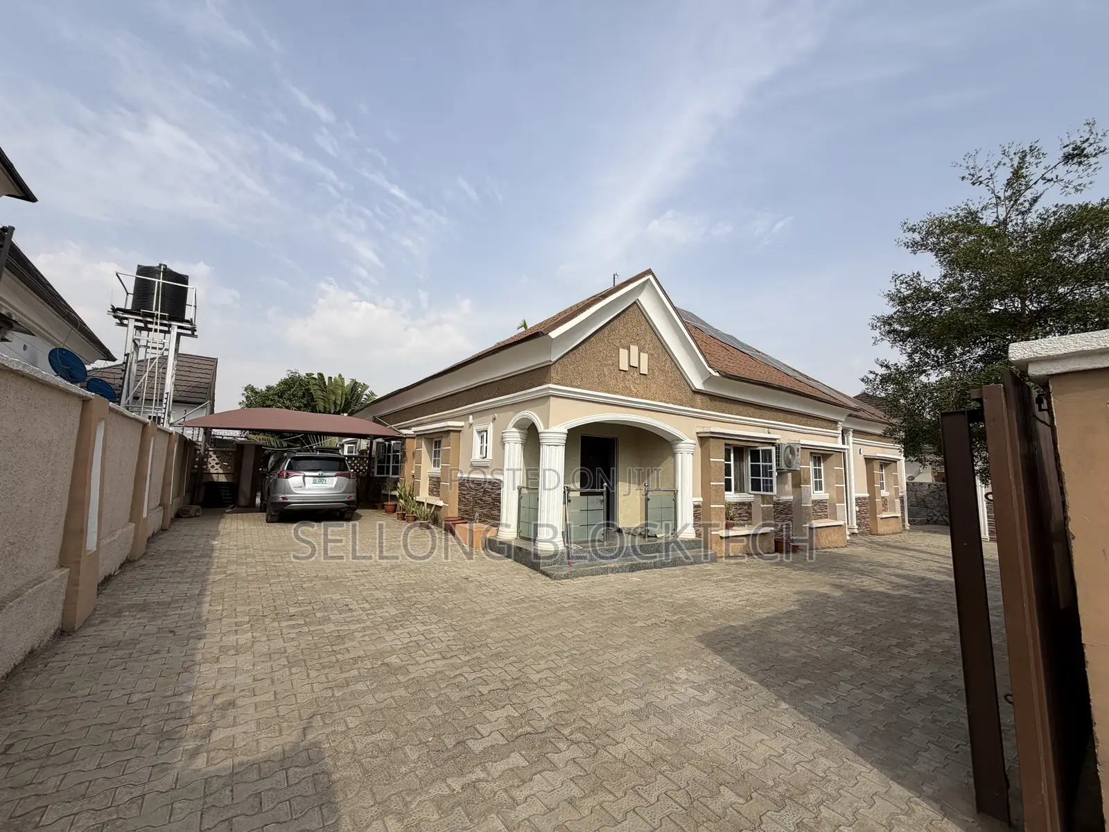 5bdrm Bungalow in Life Camp for sale