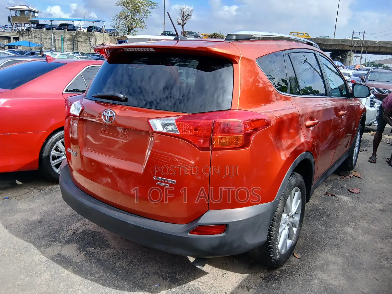 Toyota RAV4 Limited 4dr SUV AWD (2.5L 4cyl 6A) 2015 Orange