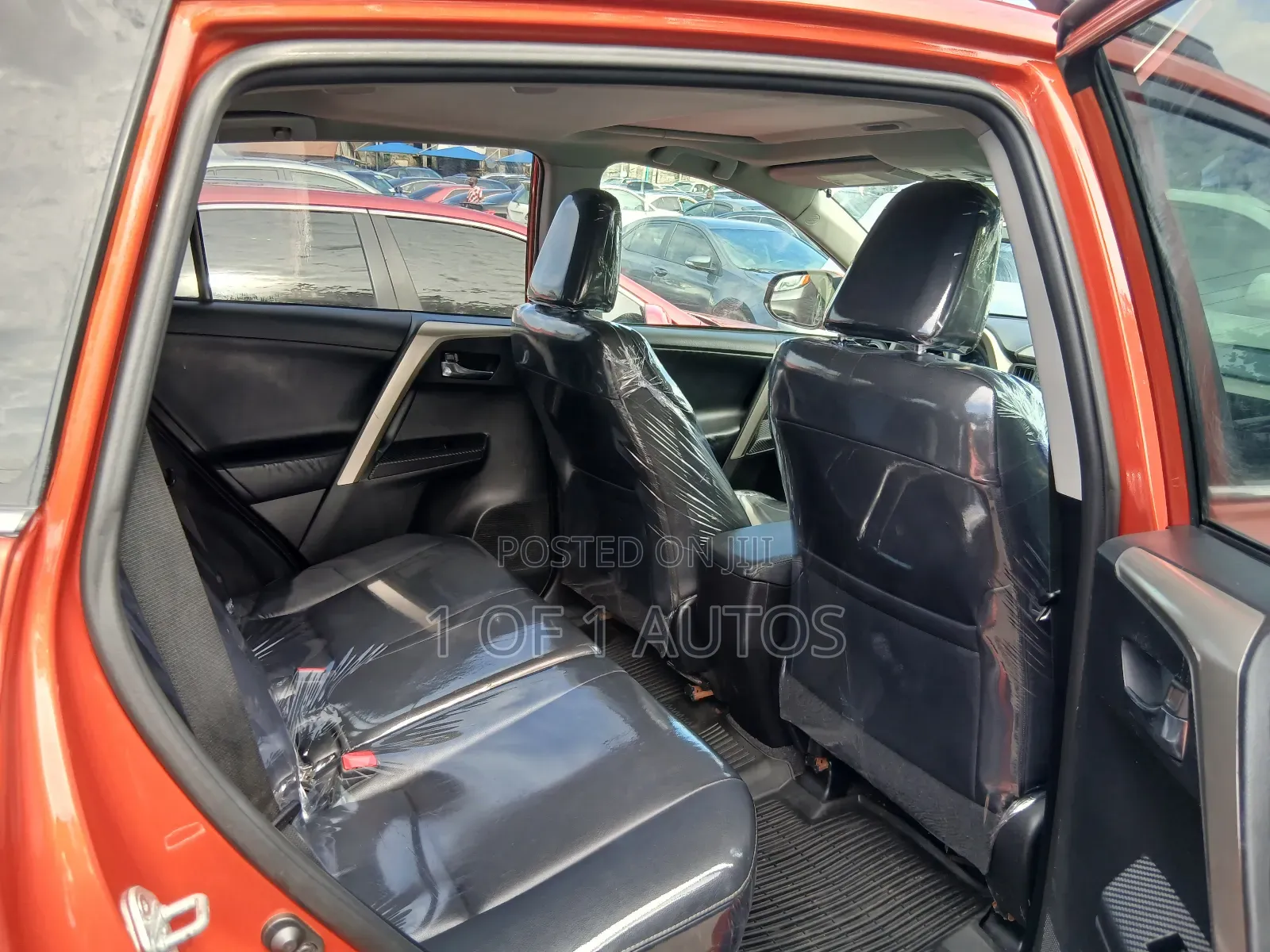 Toyota RAV4 Limited 4dr SUV AWD (2.5L 4cyl 6A) 2015 Orange