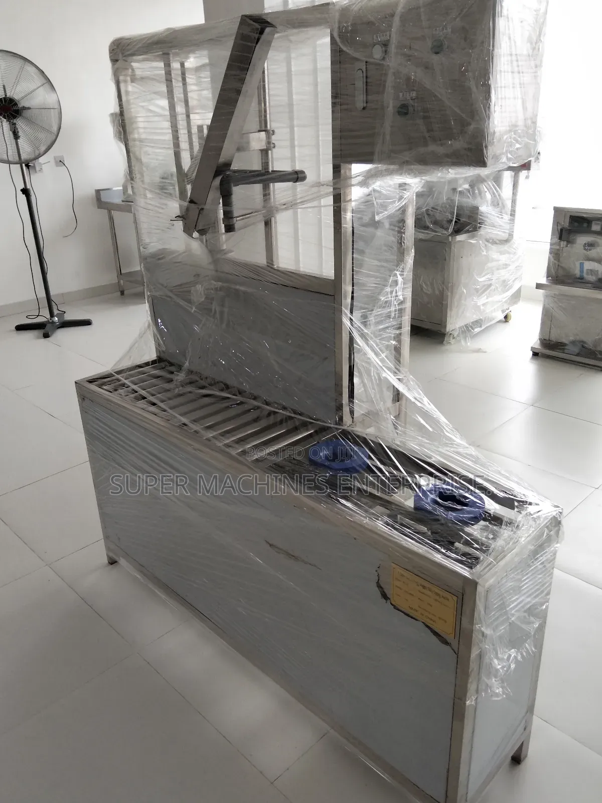 Semi Automatic C Way Gallon Filling Machine
