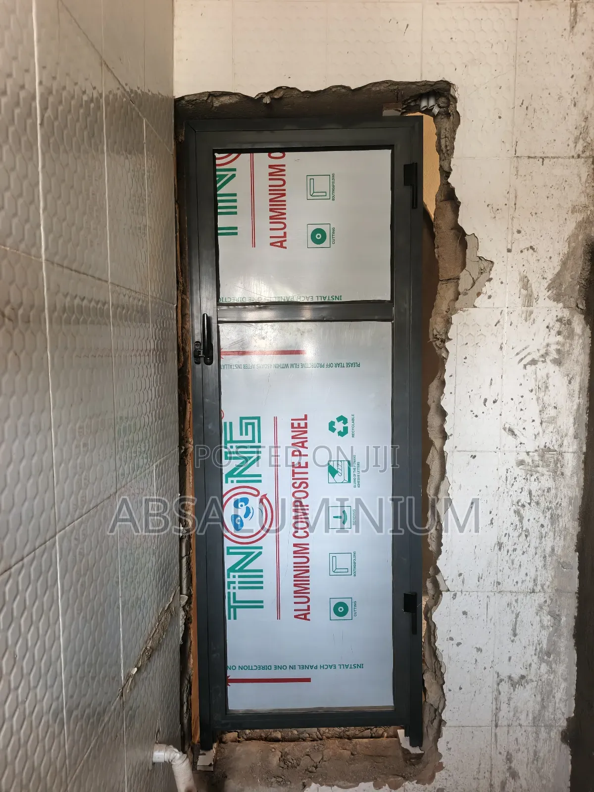 Aluminium Toilet Door