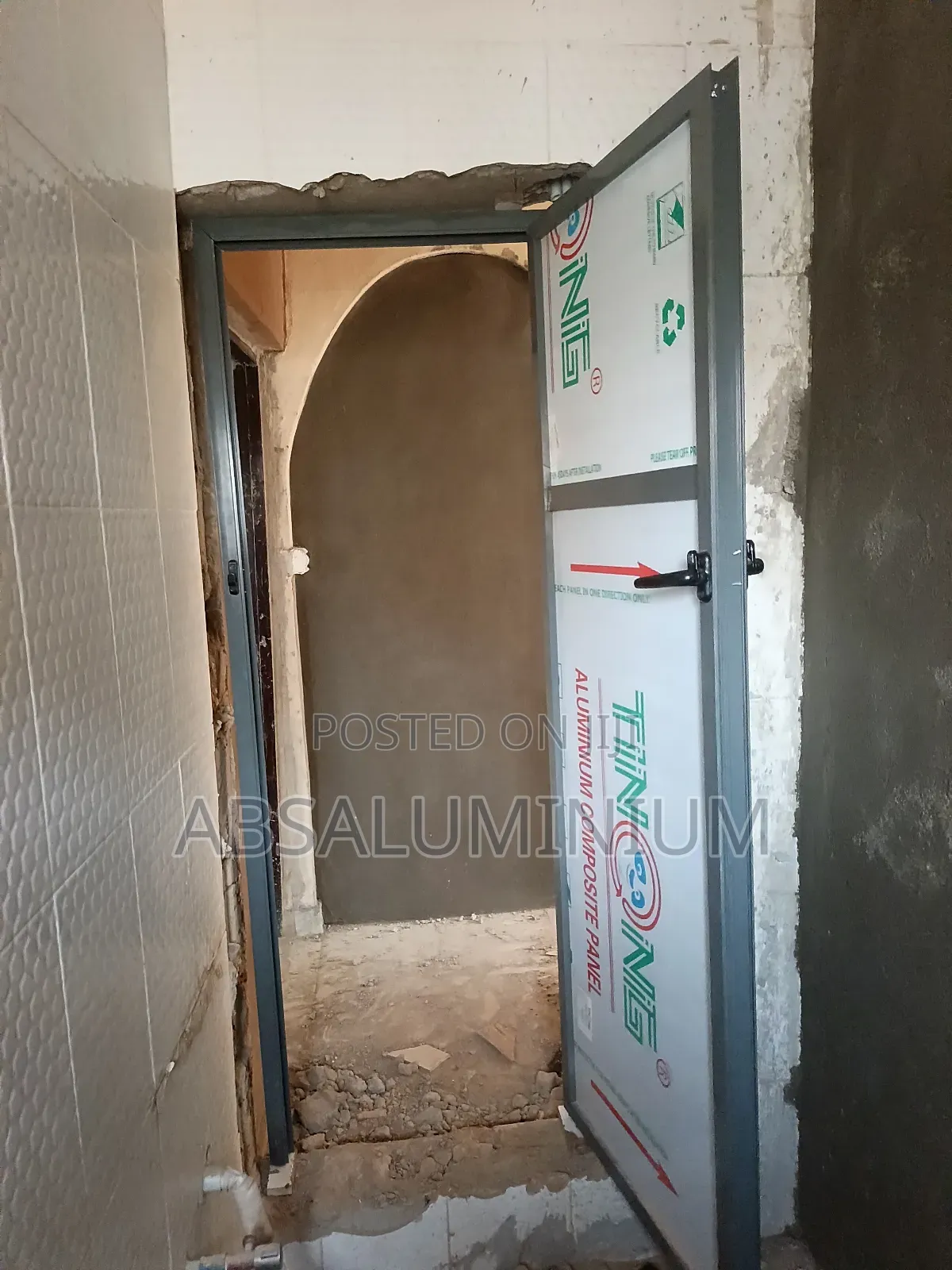 Aluminium Toilet Door