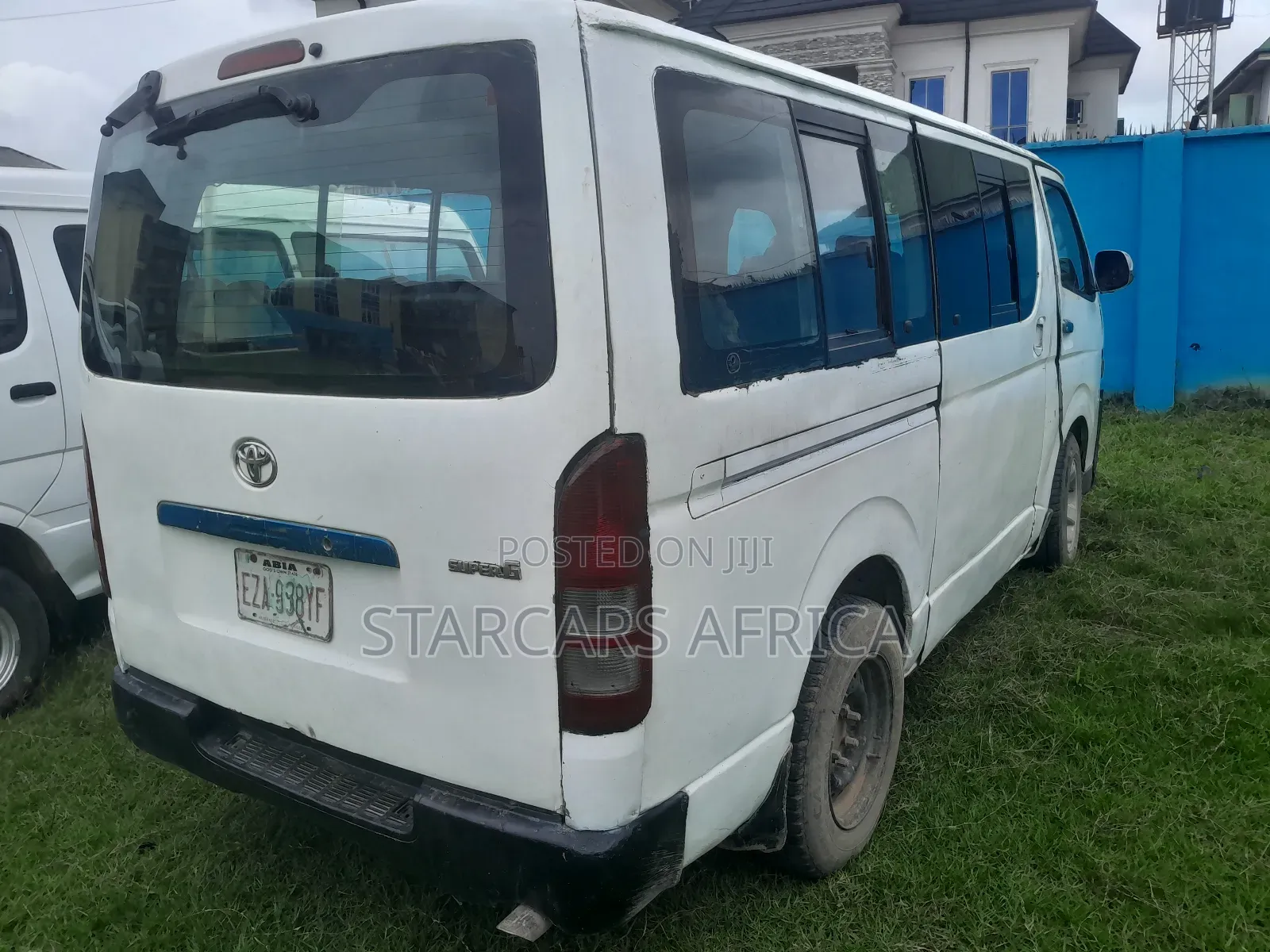Toyota HiAce 2010 White