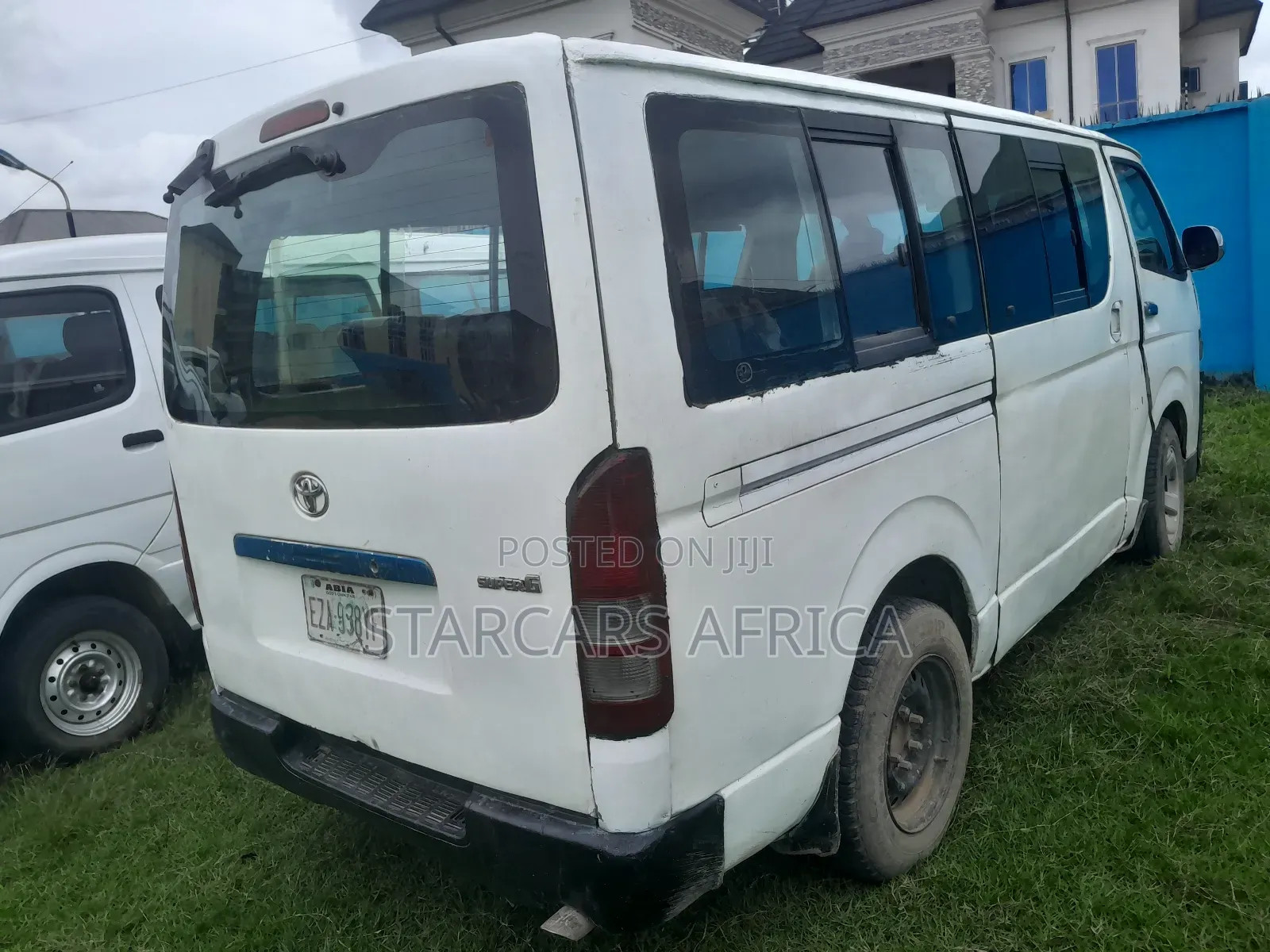Toyota HiAce 2010 White