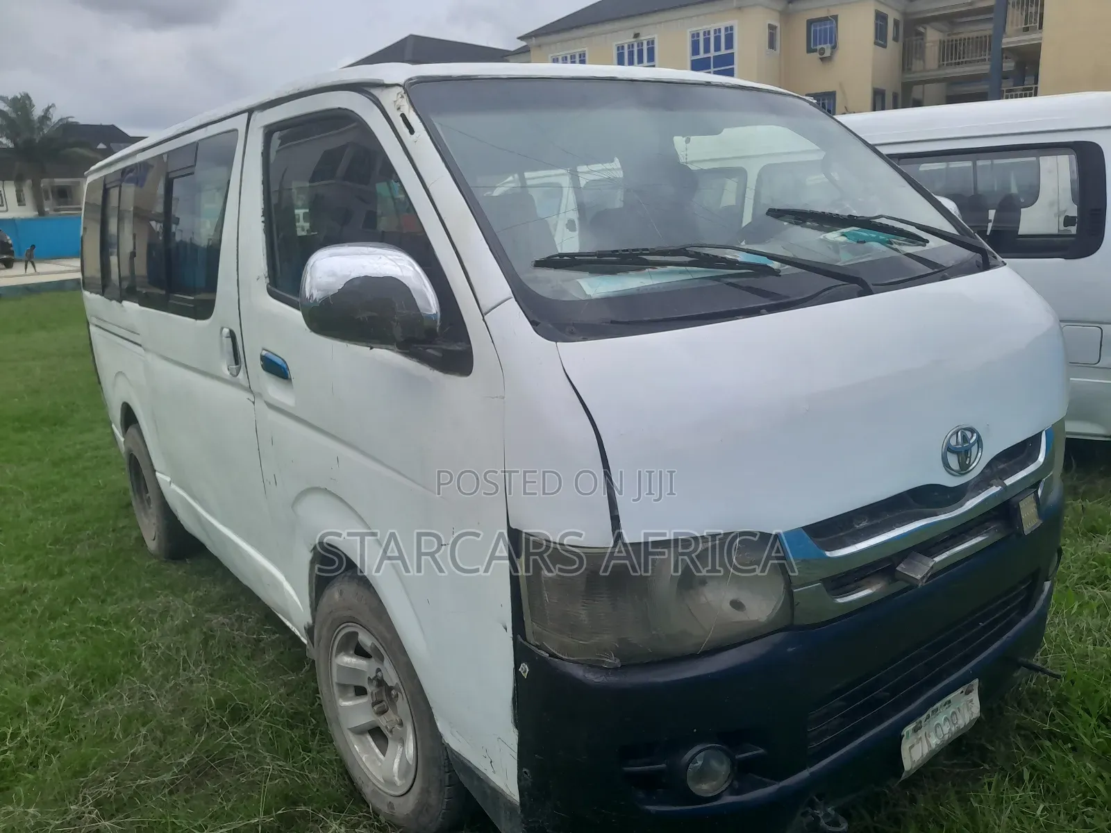 Toyota HiAce 2010 White
