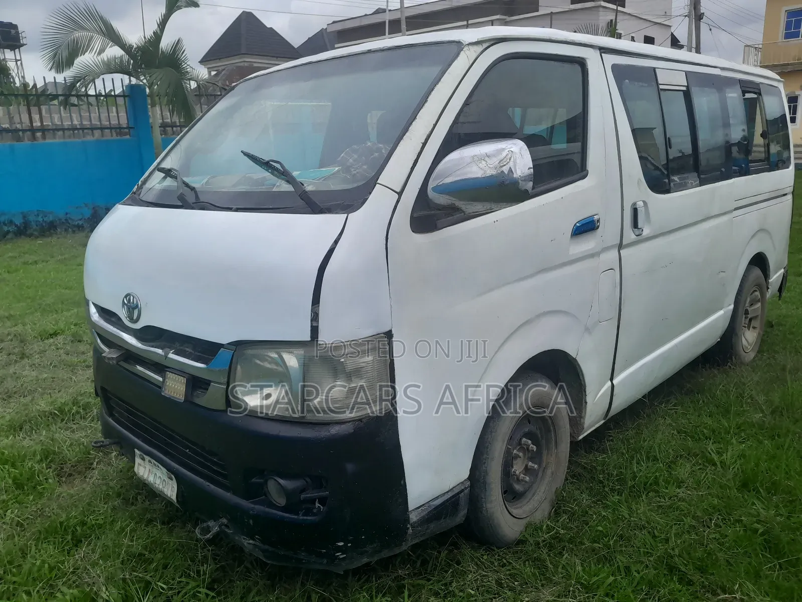 Toyota HiAce 2010 White