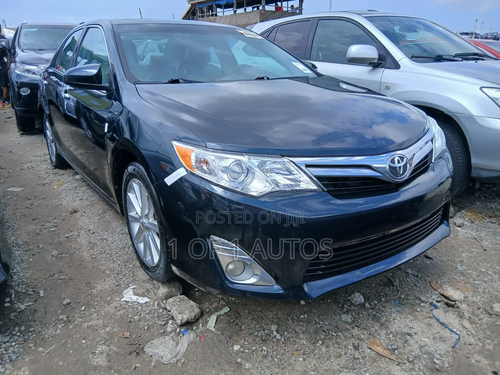 Toyota Camry XLE 4dr Sedan (2.5L 4cyl 6A) 2012 Gray