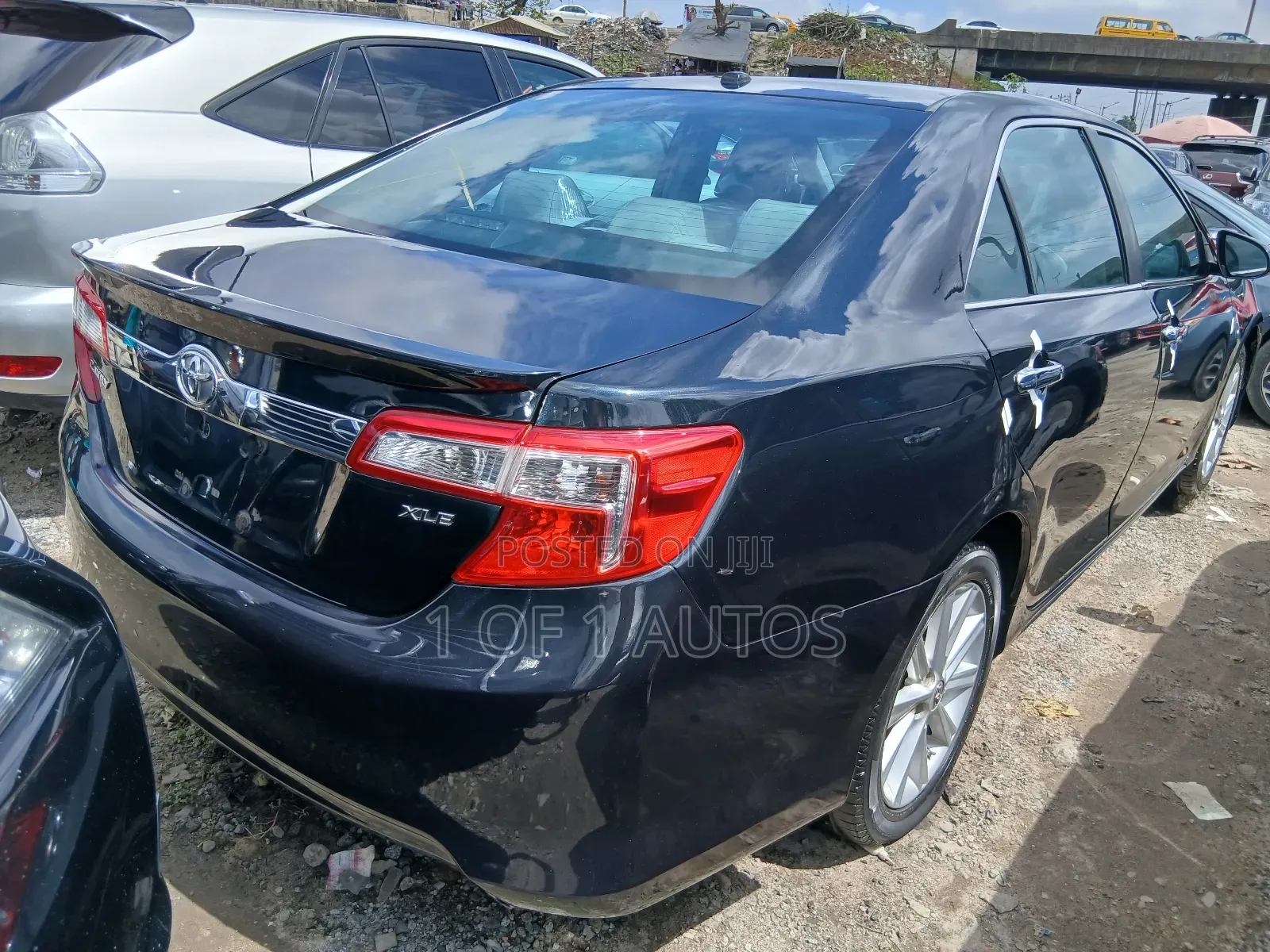 Toyota Camry XLE 4dr Sedan (2.5L 4cyl 6A) 2012 Gray