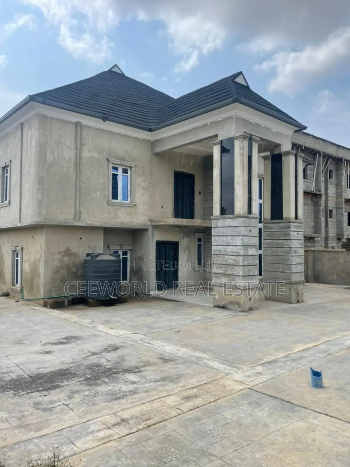 5bdrm Duplex in Alheri Main Akala for sale