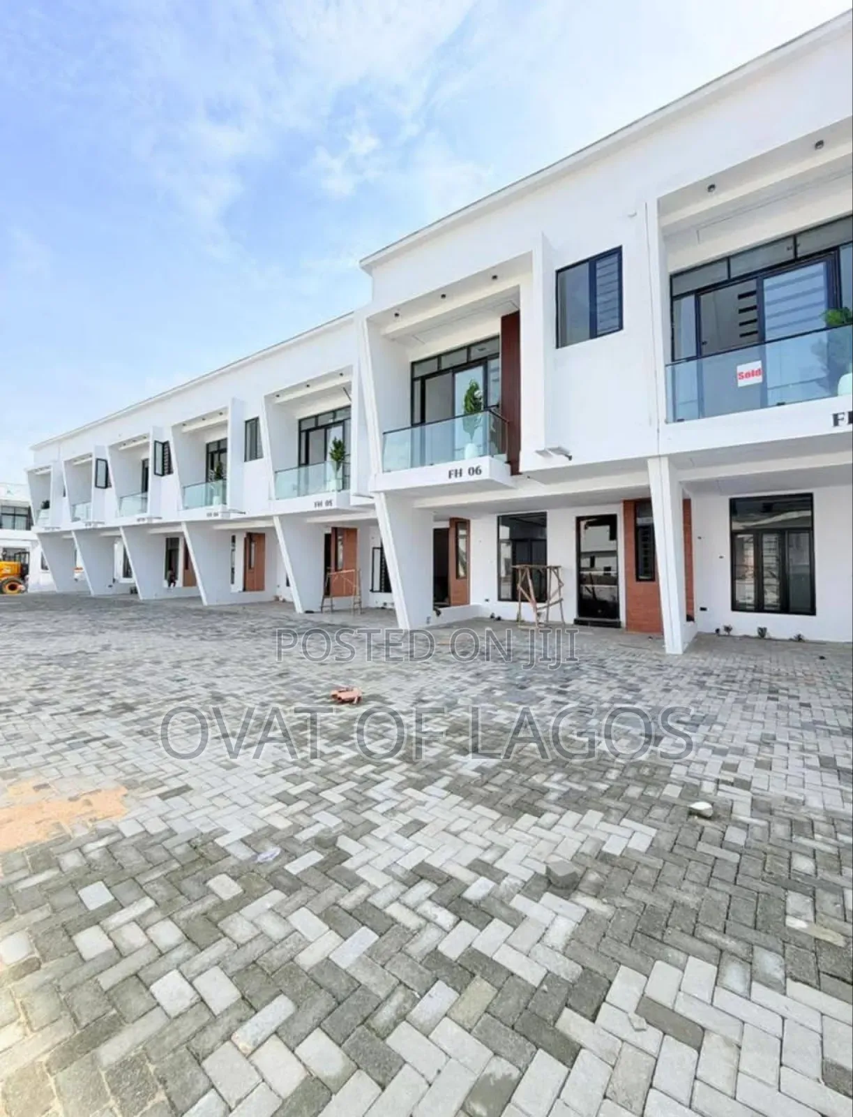 4bdrm Duplex in Ikota for sale