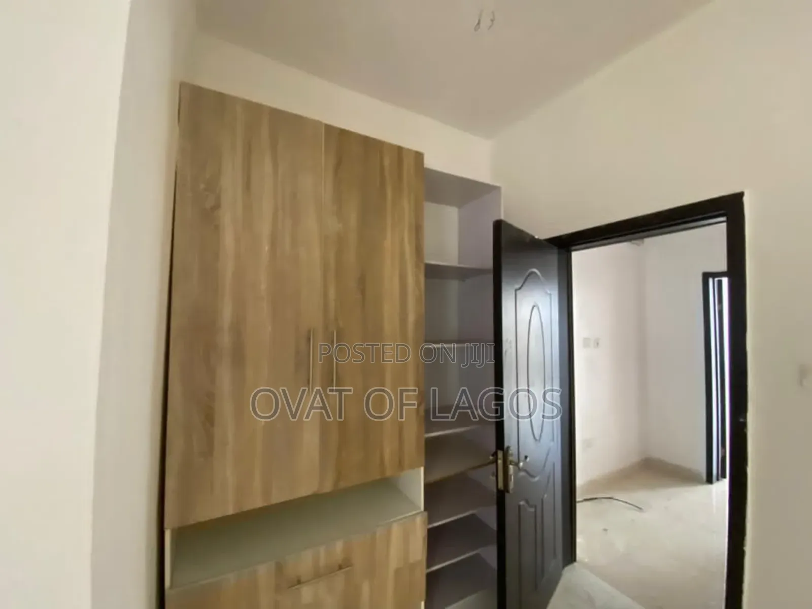 3bdrm Duplex in Ikota Villa for sale