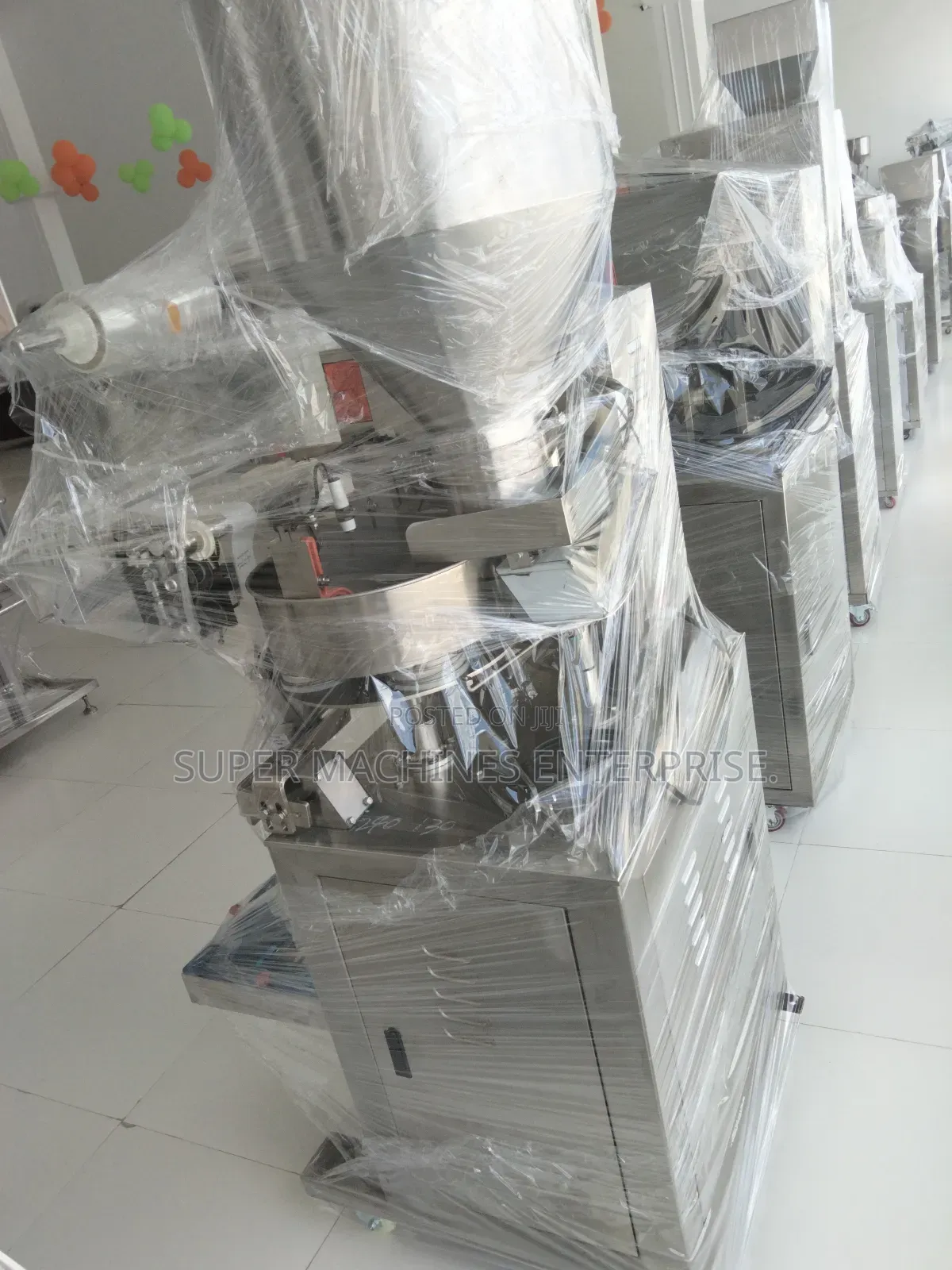 1kg Granule Packaging Machine With Auto Loader and Conveyor