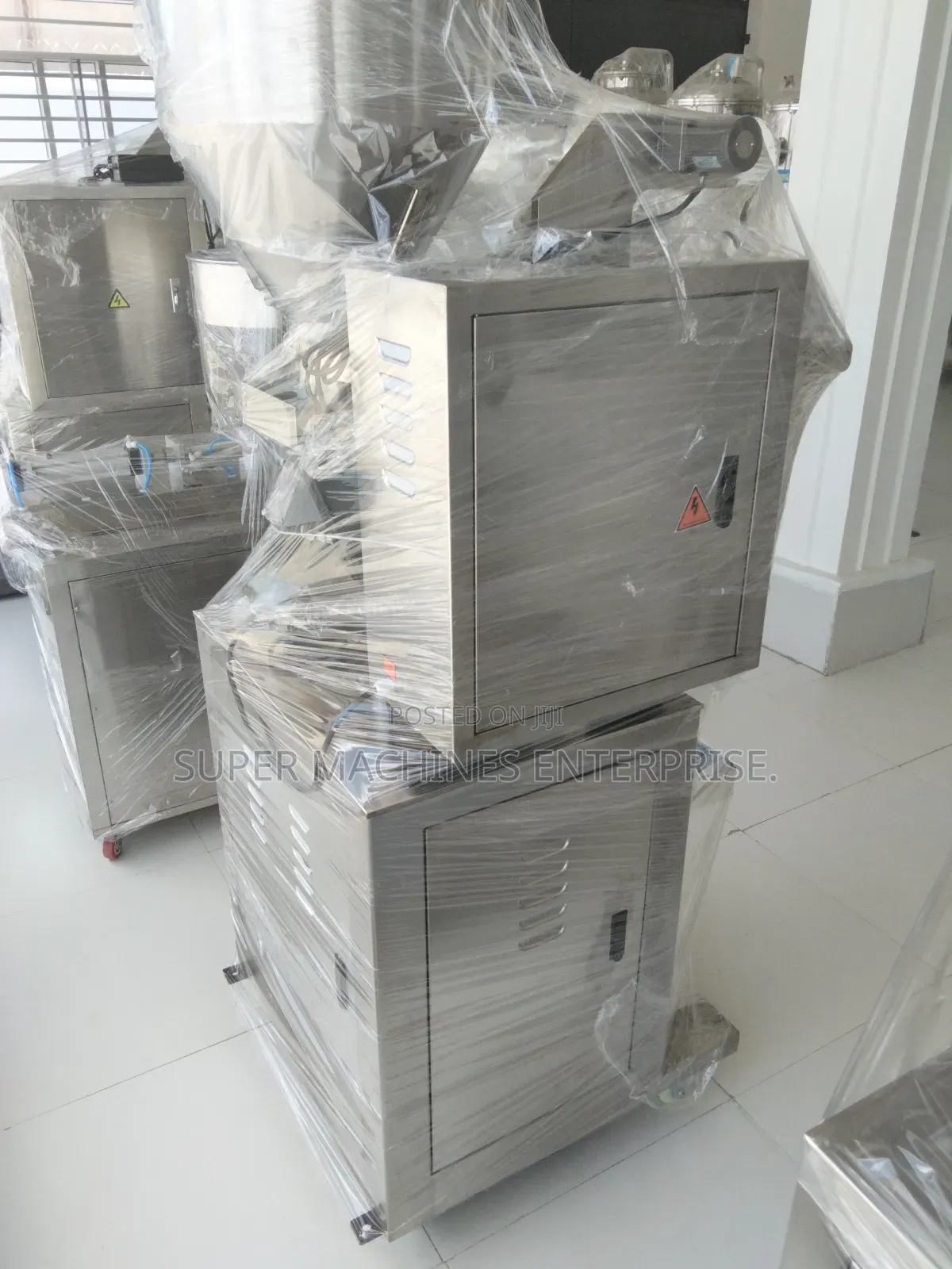 1kg Granule Packaging Machine With Auto Loader and Conveyor