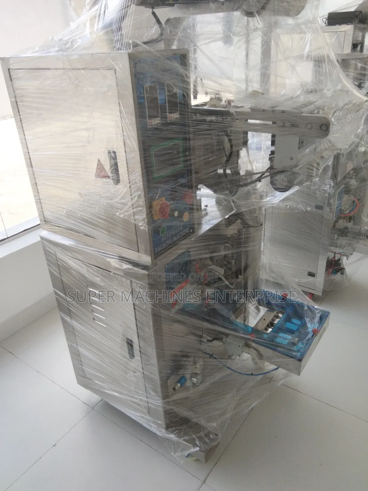 1kg Granule Packaging Machine With Auto Loader and Conveyor