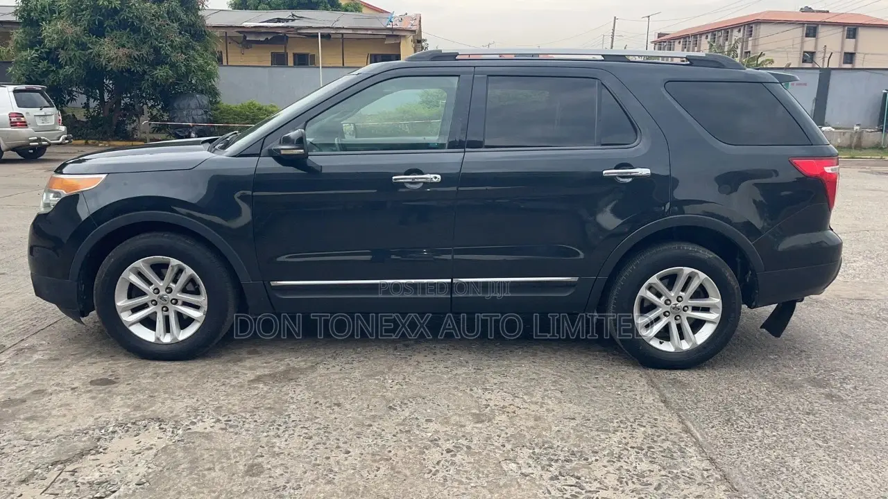 Ford Explorer XLT 4dr 4x4 (3.5L 6cyl 6A) 2012 Black