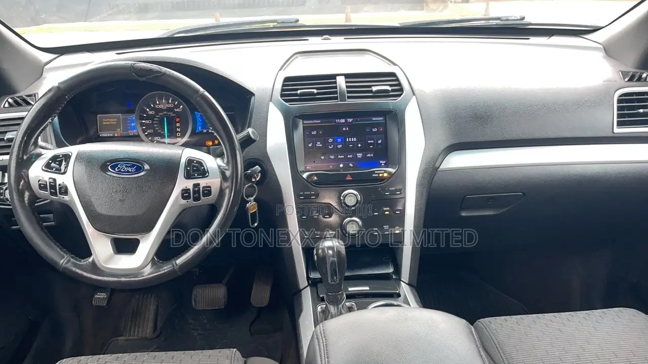 Ford Explorer XLT 4dr 4x4 (3.5L 6cyl 6A) 2012 Black