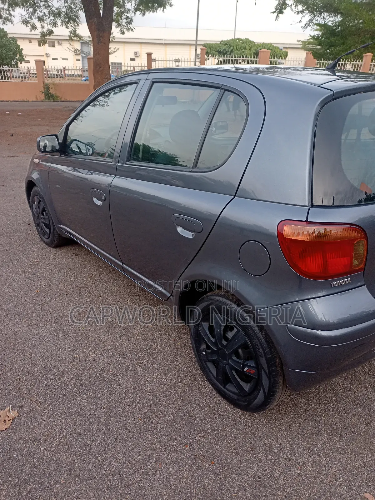 Toyota Yaris 1.0 Eco 2005 Gray
