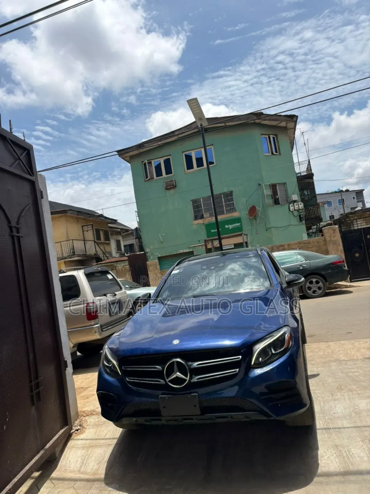 Glc300 2016 Suv Windscreen Glass Available Installed at Chimatex