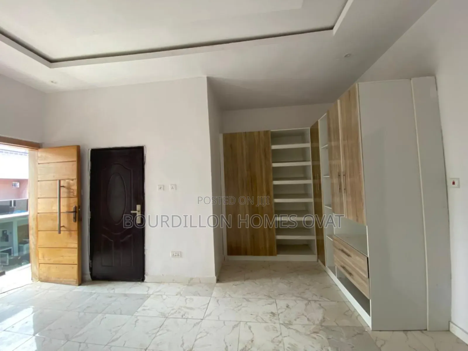 3bdrm Duplex in Ikota Villa Estate for sale