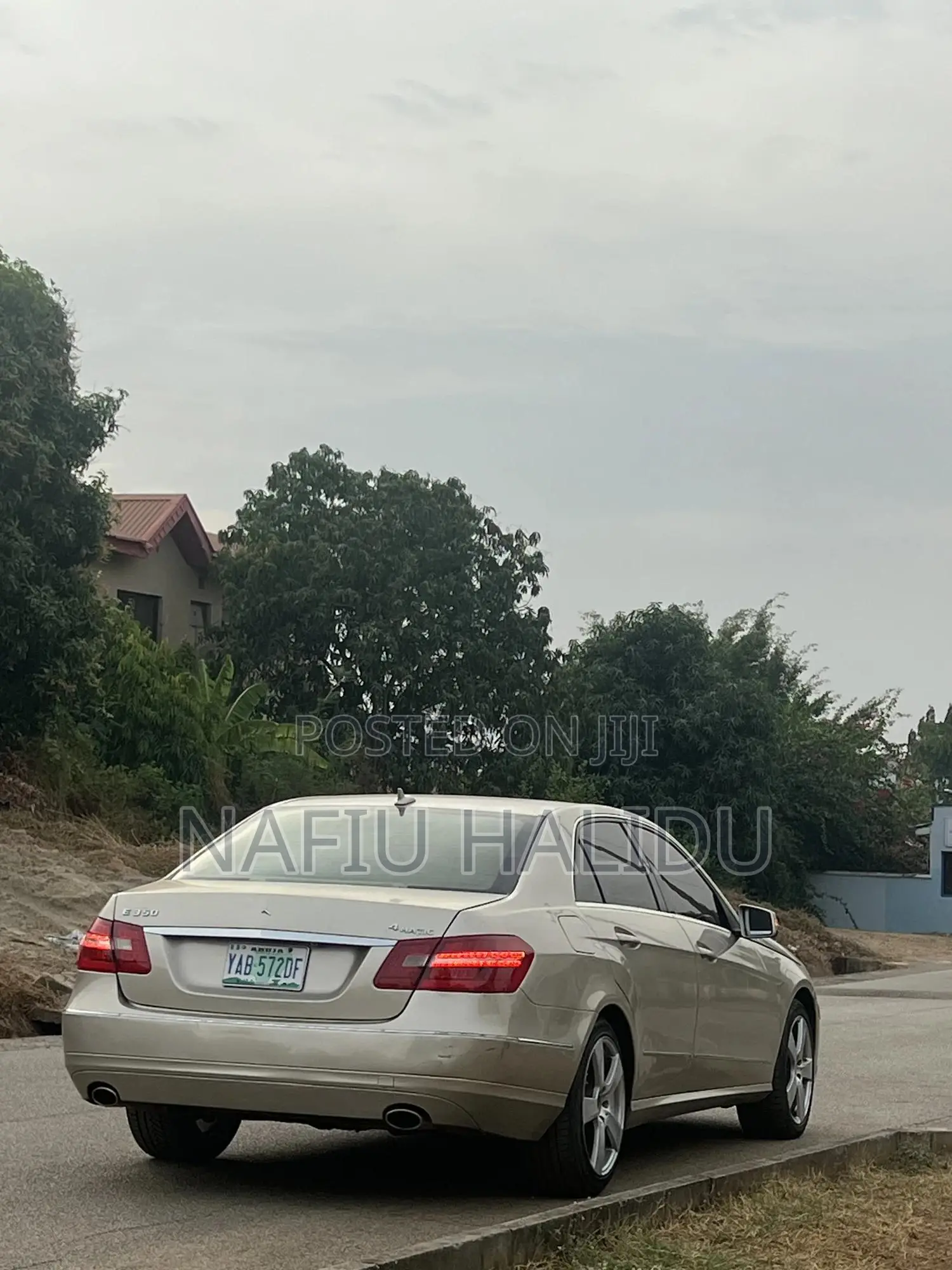 Mercedes-Benz E350 2010 Gold