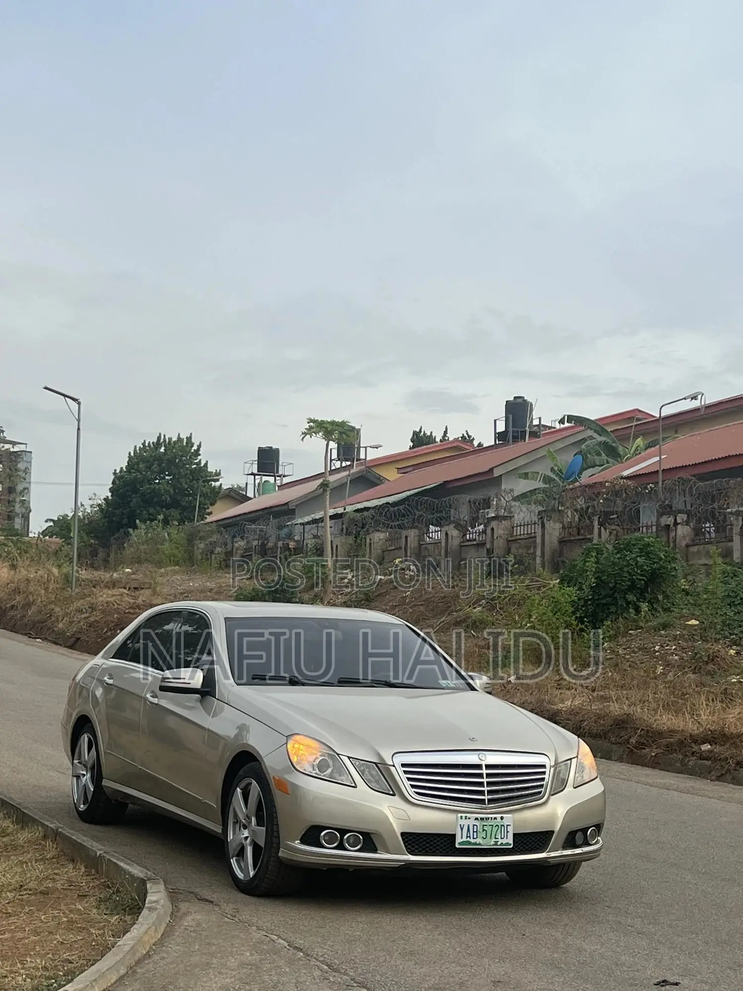 Mercedes-Benz E350 2010 Gold