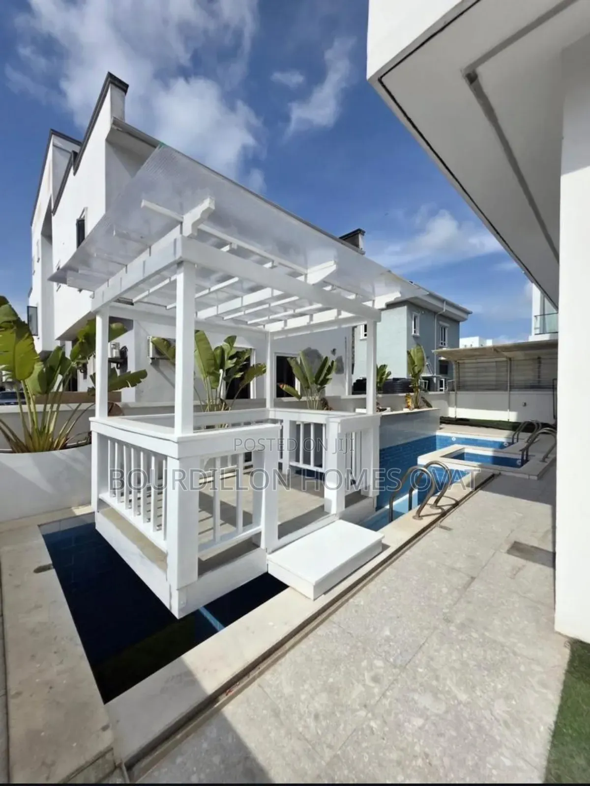 5bdrm Duplex in Pinnock Beach for sale