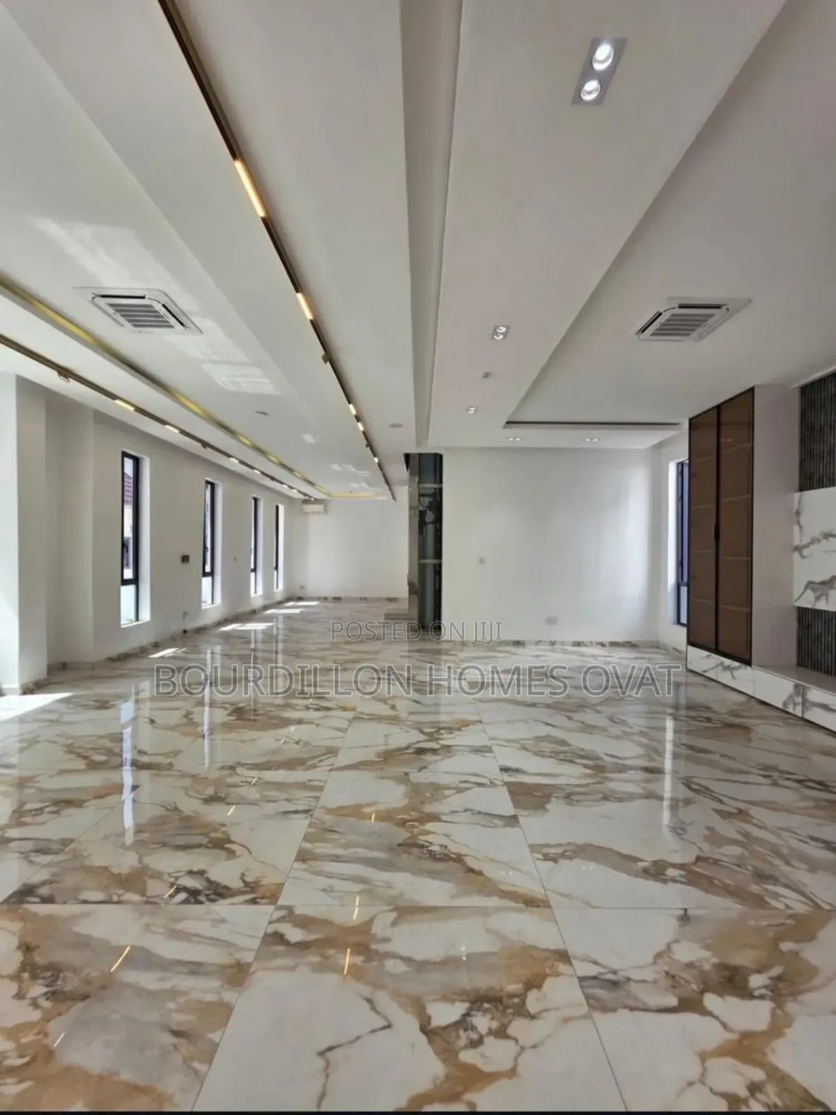 5bdrm Duplex in Pinnock Beach for sale