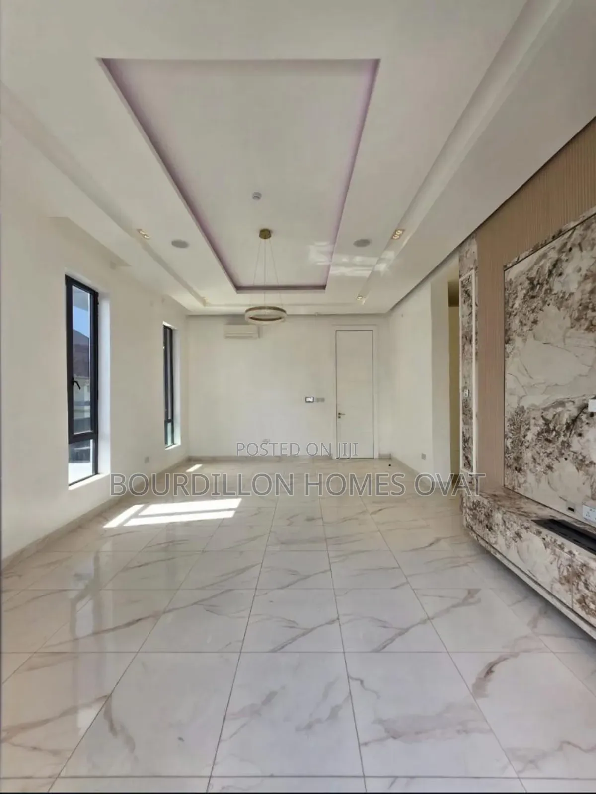 5bdrm Duplex in Pinnock Beach for sale