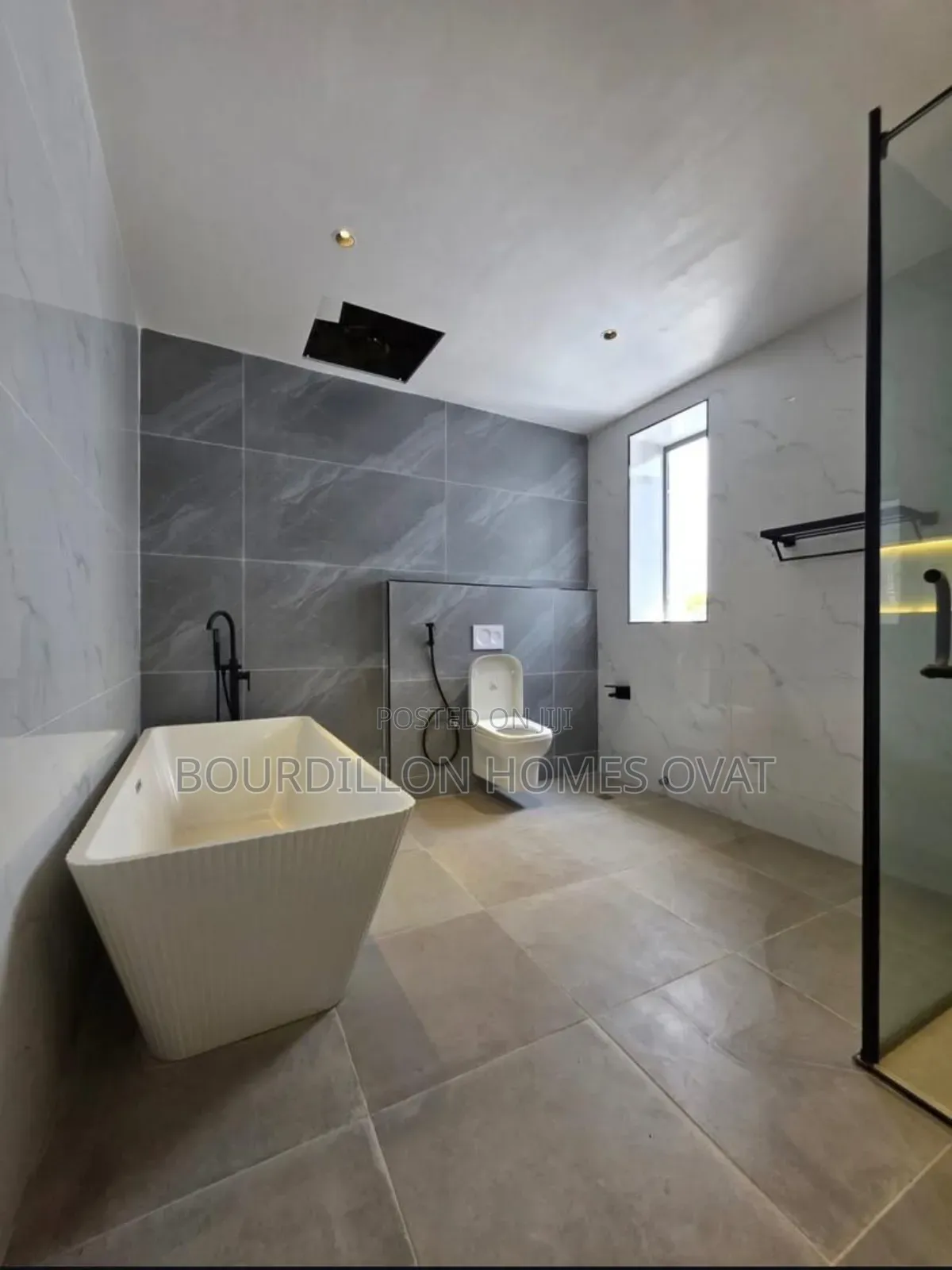 5bdrm Duplex in Lekki Phase 1 for sale
