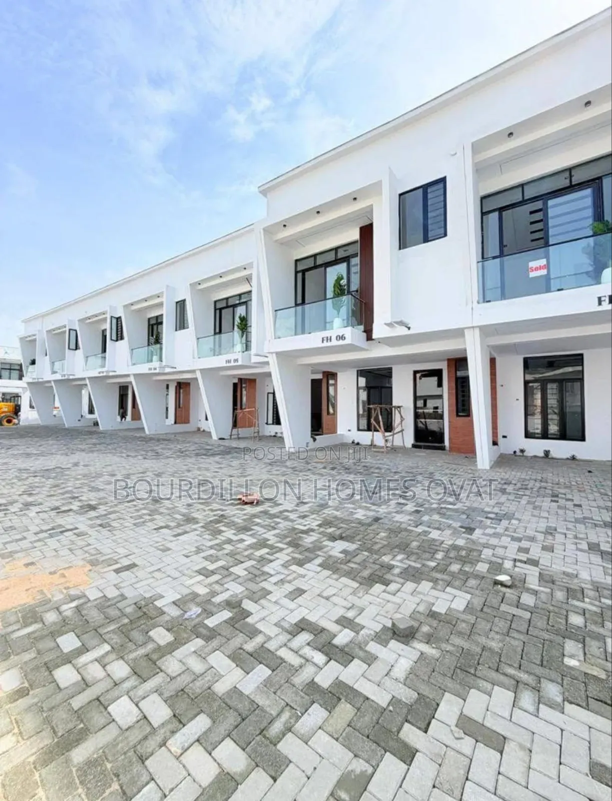 4bdrm Duplex in Ikota Lekki Lagos for sale