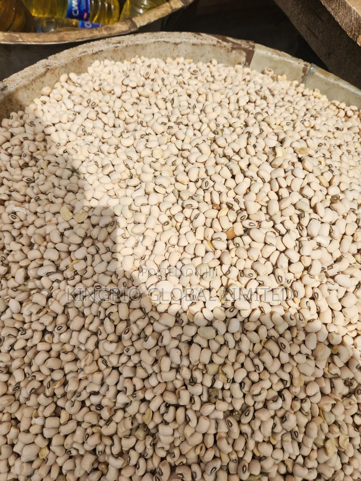 Sweet Cashew Beans (Oloyin) Clean Stone-Free (Per Painter)