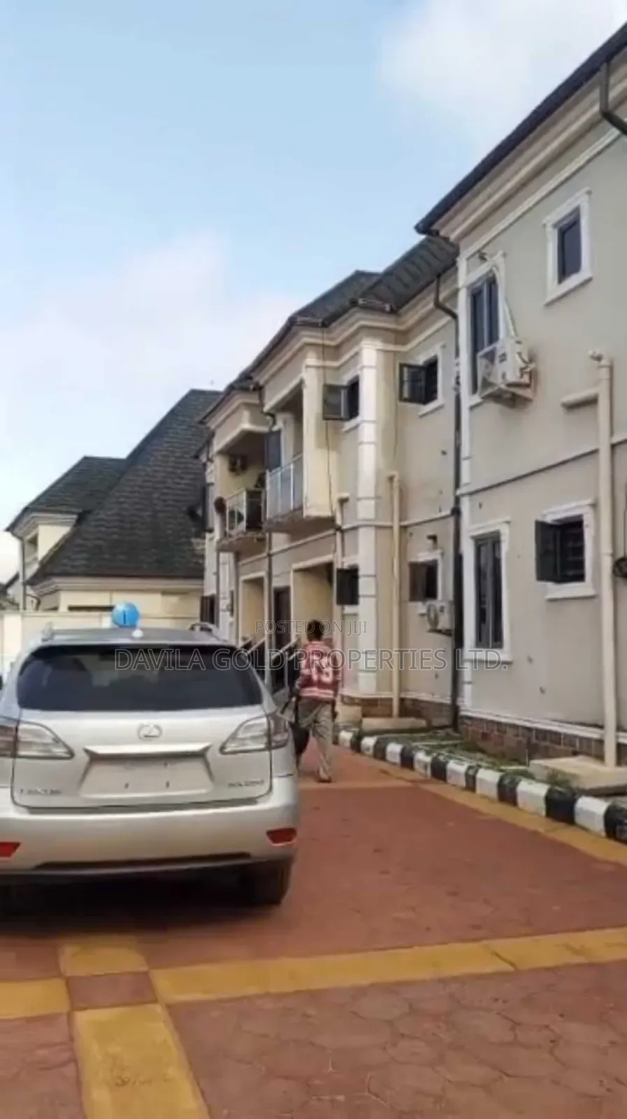 12bdrm Block of Flats in Benin City for sale