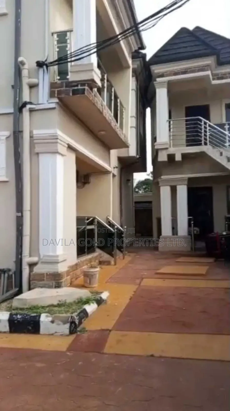 12bdrm Block of Flats in Benin City for sale