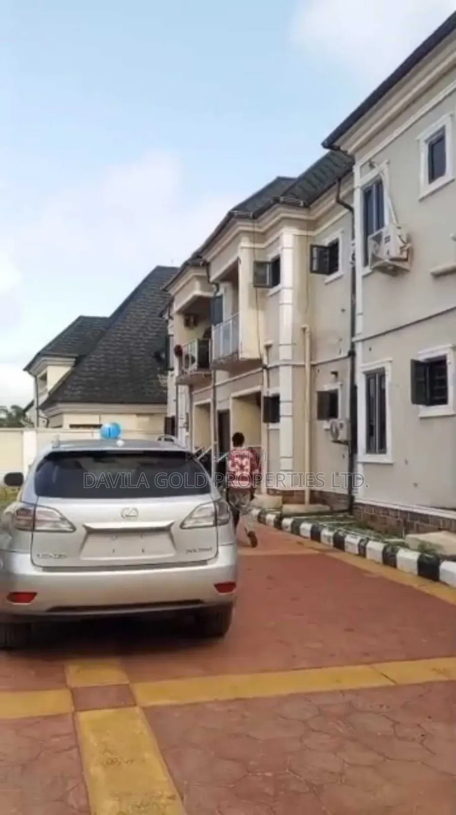 12bdrm Block of Flats in Benin City for sale