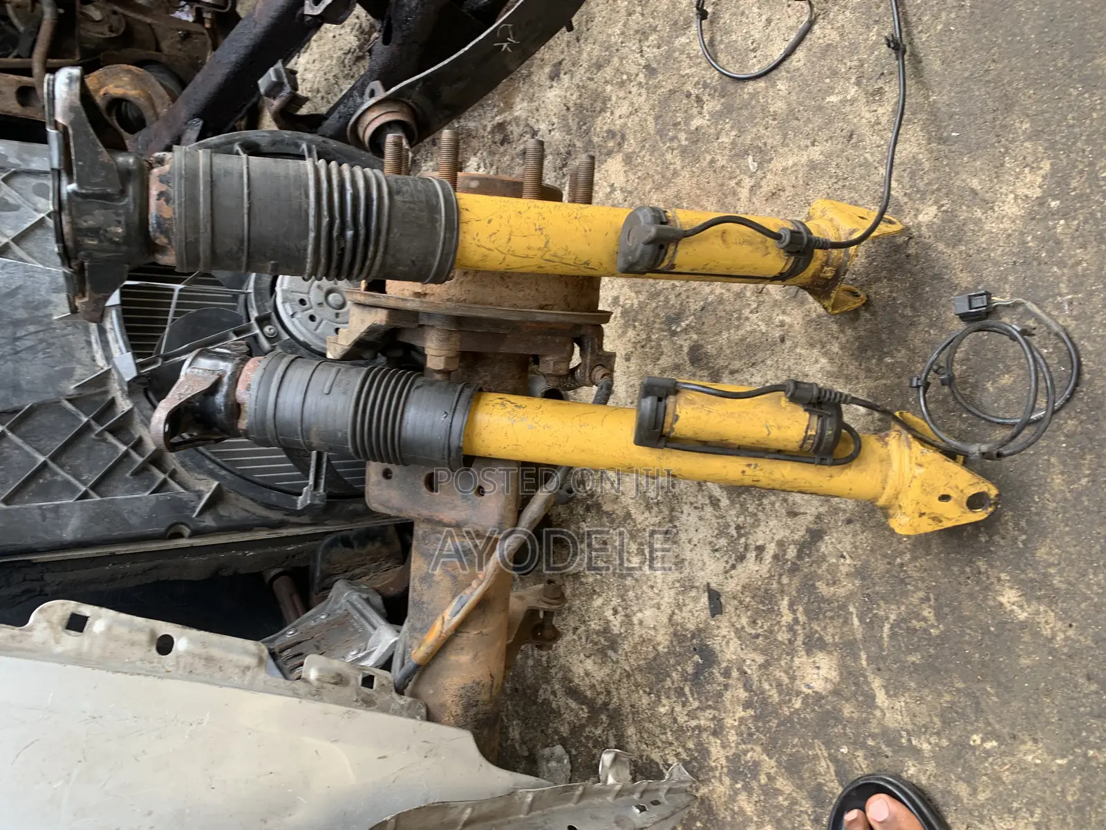 Grand Cherokee Back Shock 2016 to 2020