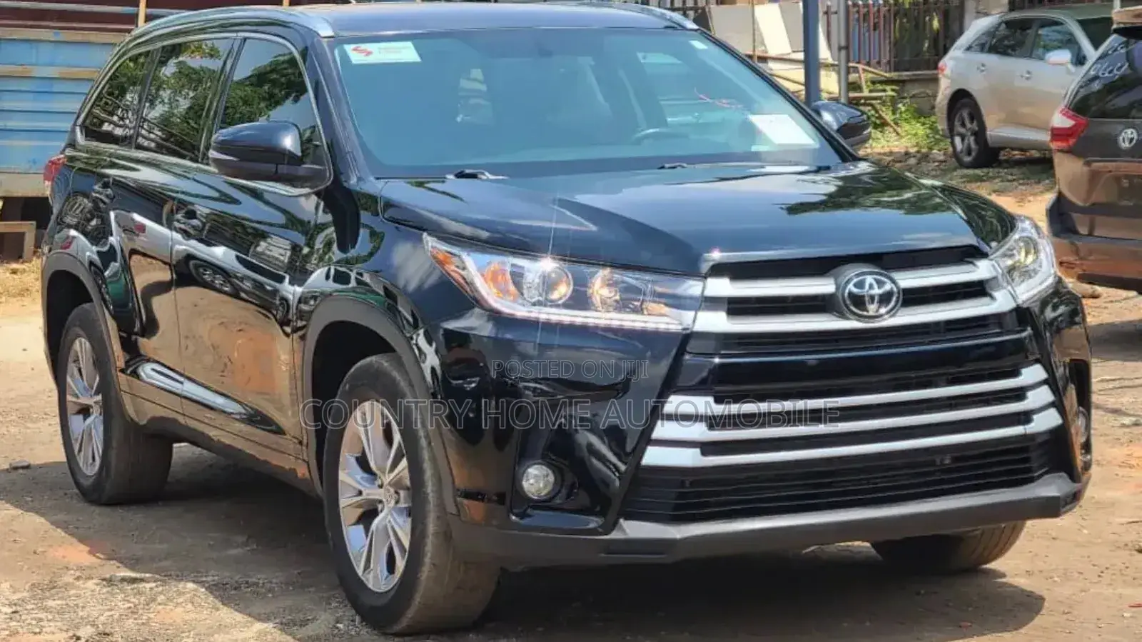 Toyota Highlander XLE 4dr SUV AWD (3.5L 6cyl 6A) 2015 Matt Black