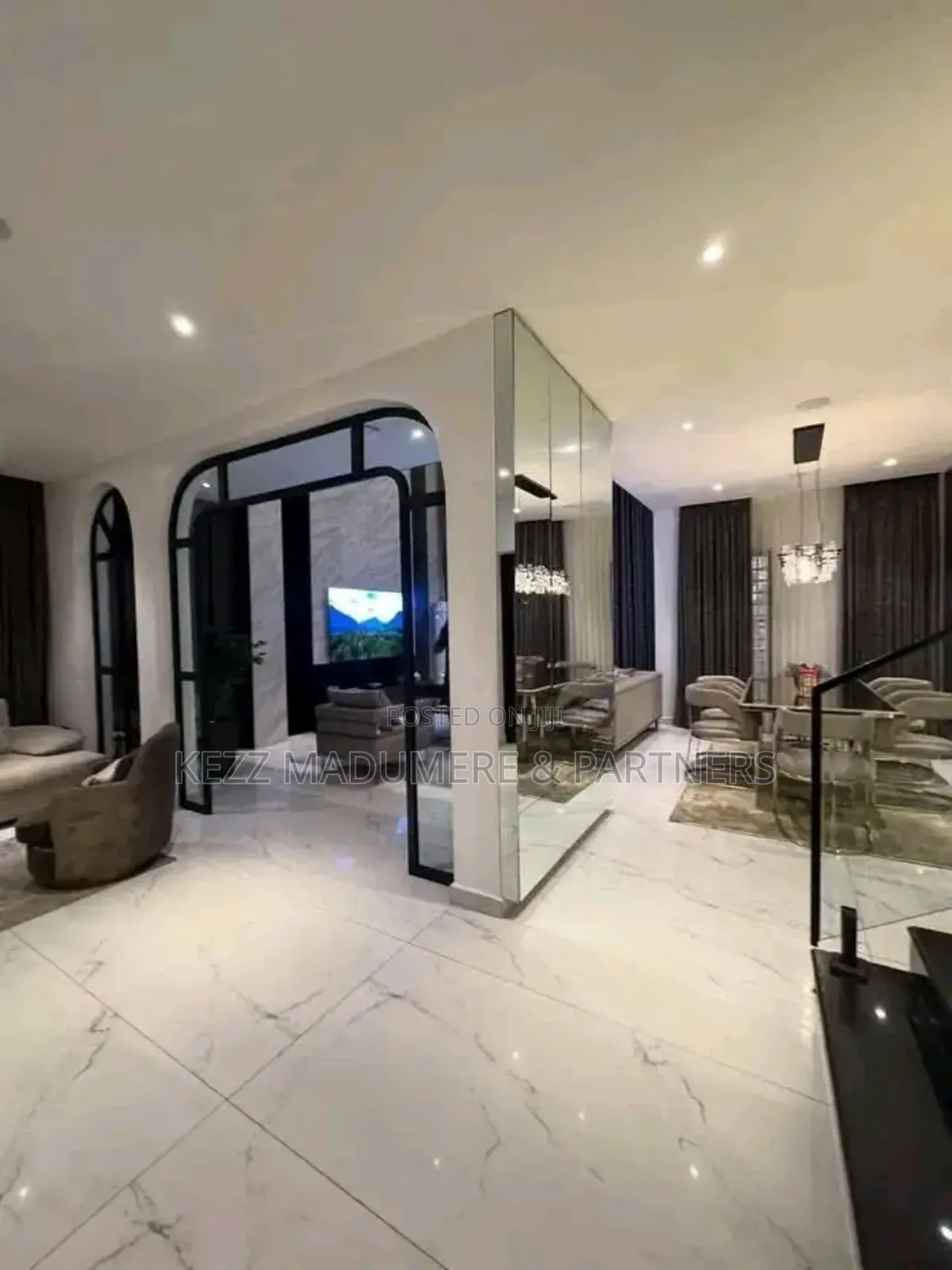 5bdrm Duplex in New Gra, Port for sale