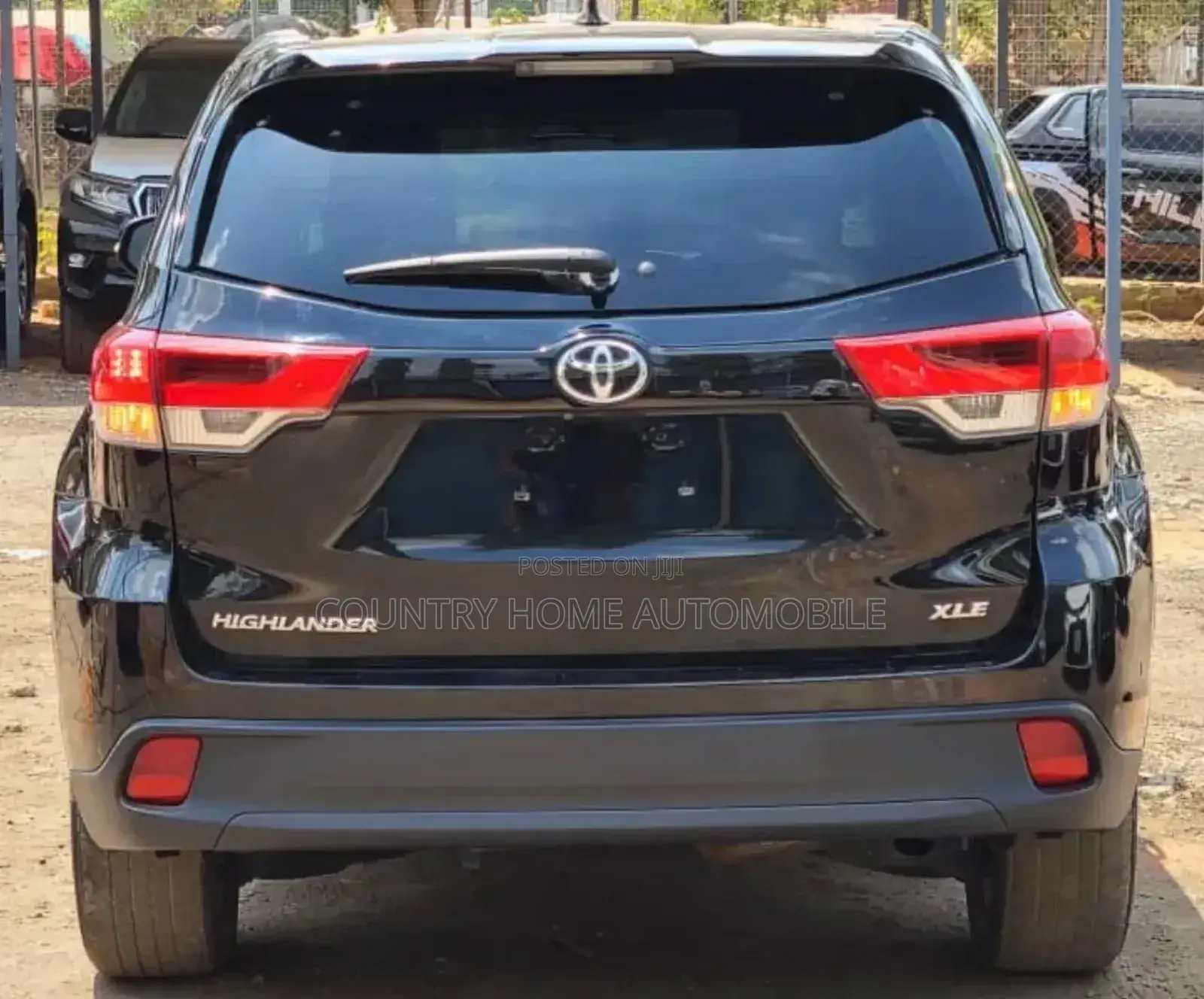 Toyota Highlander XLE 4dr SUV AWD (3.5L 6cyl 6A) 2015 Matt Black