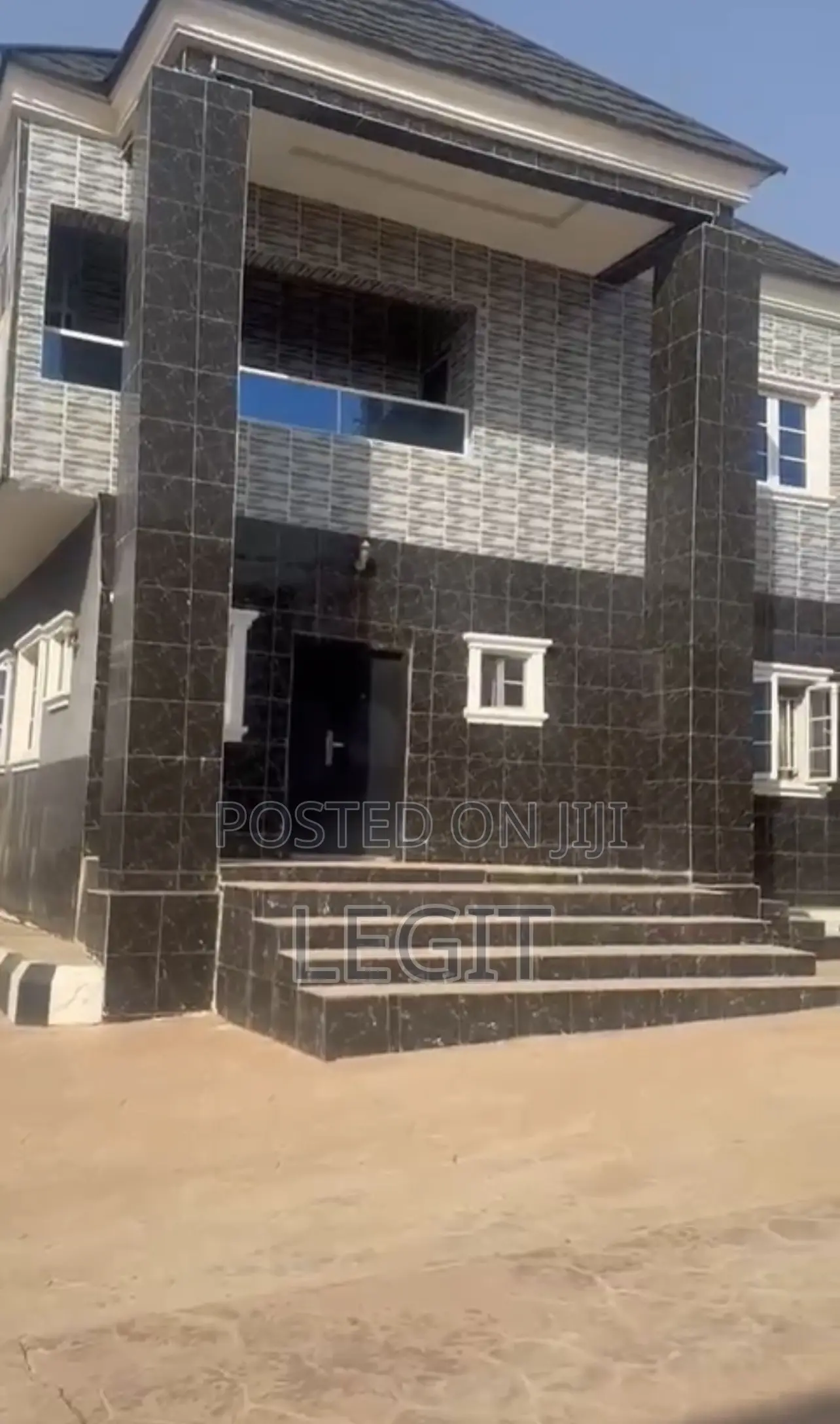 5bdrm Duplex in Lugbe District for sale