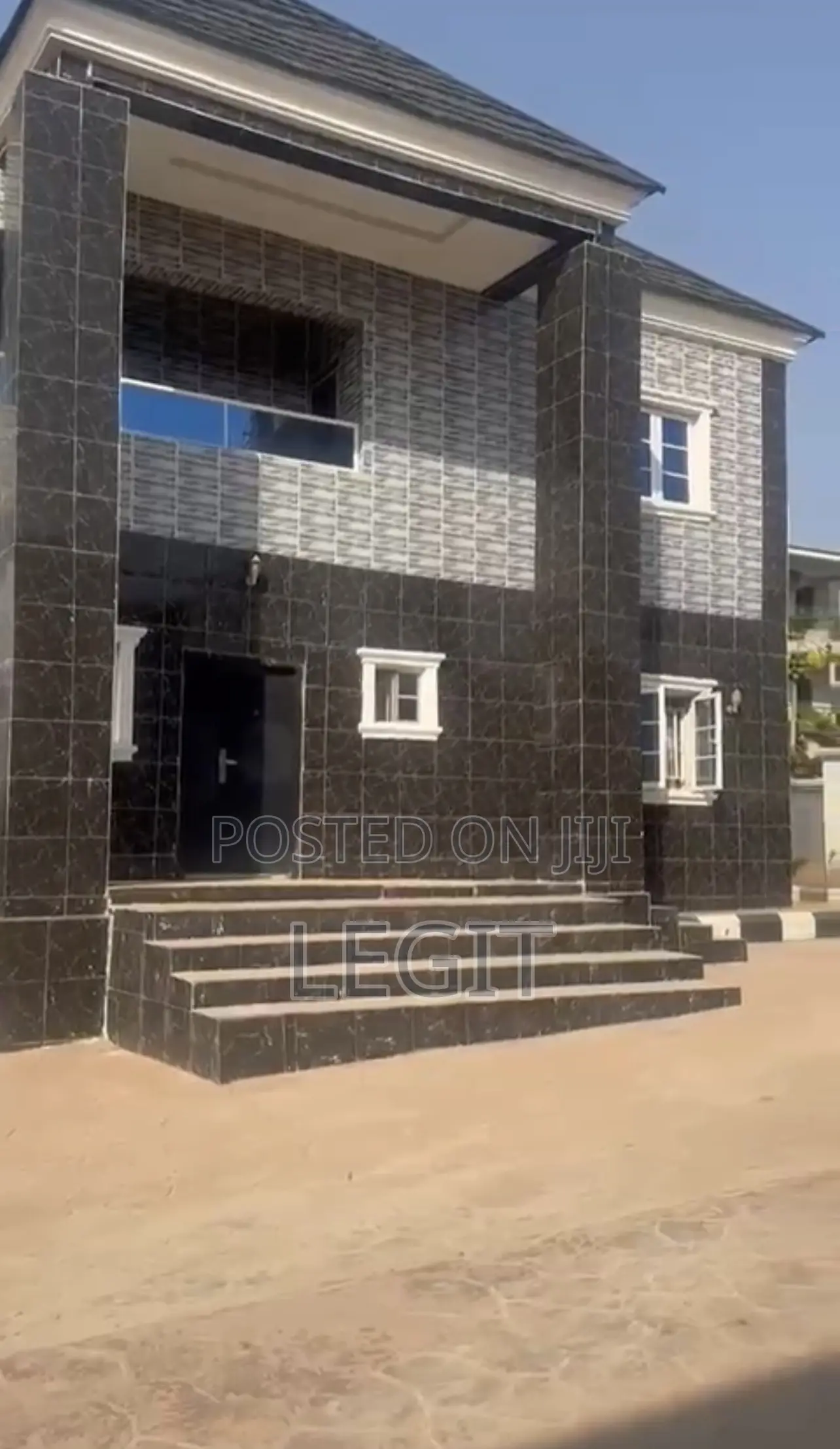 5bdrm Duplex in Lugbe District for sale