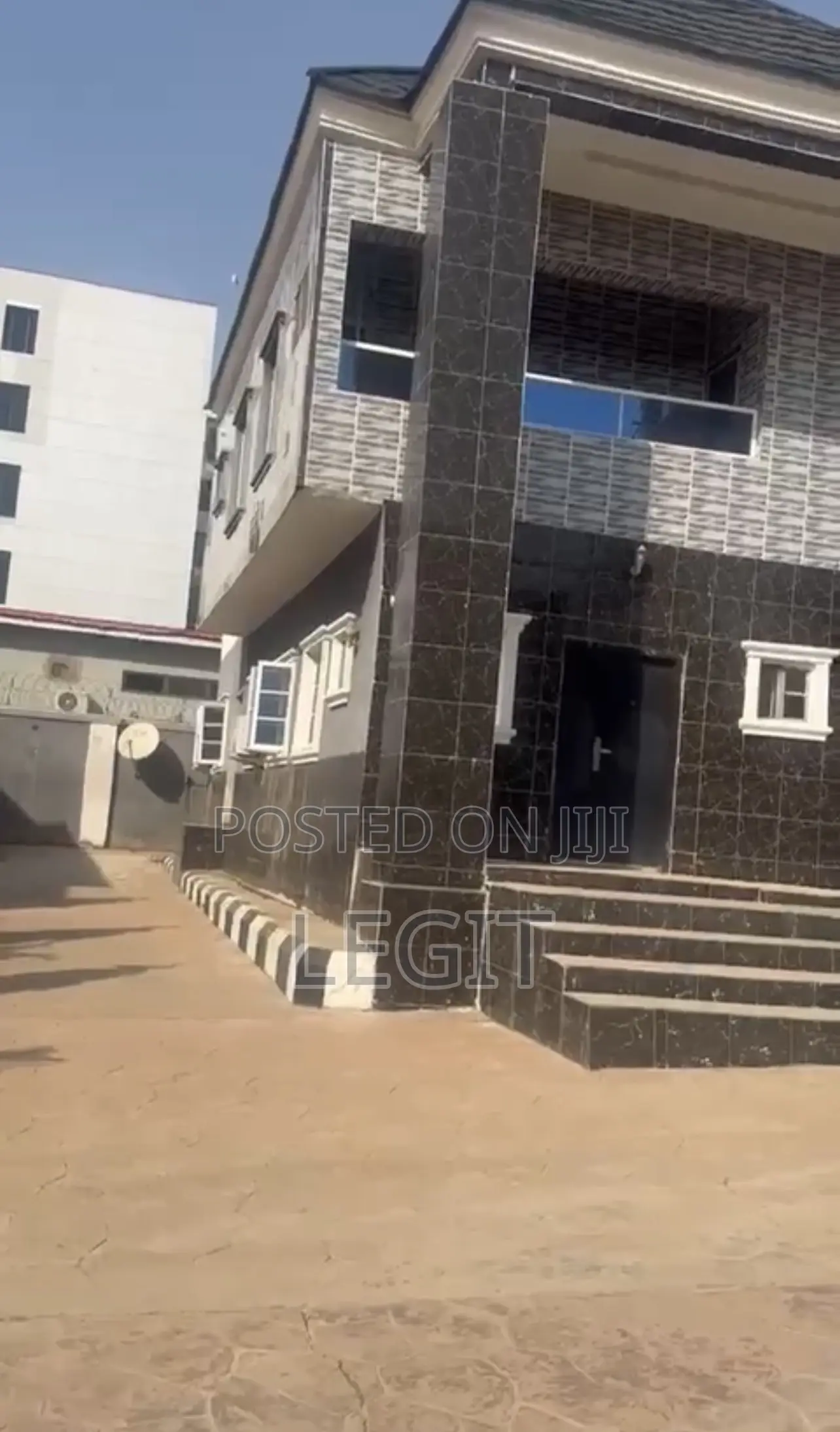 5bdrm Duplex in Lugbe District for sale