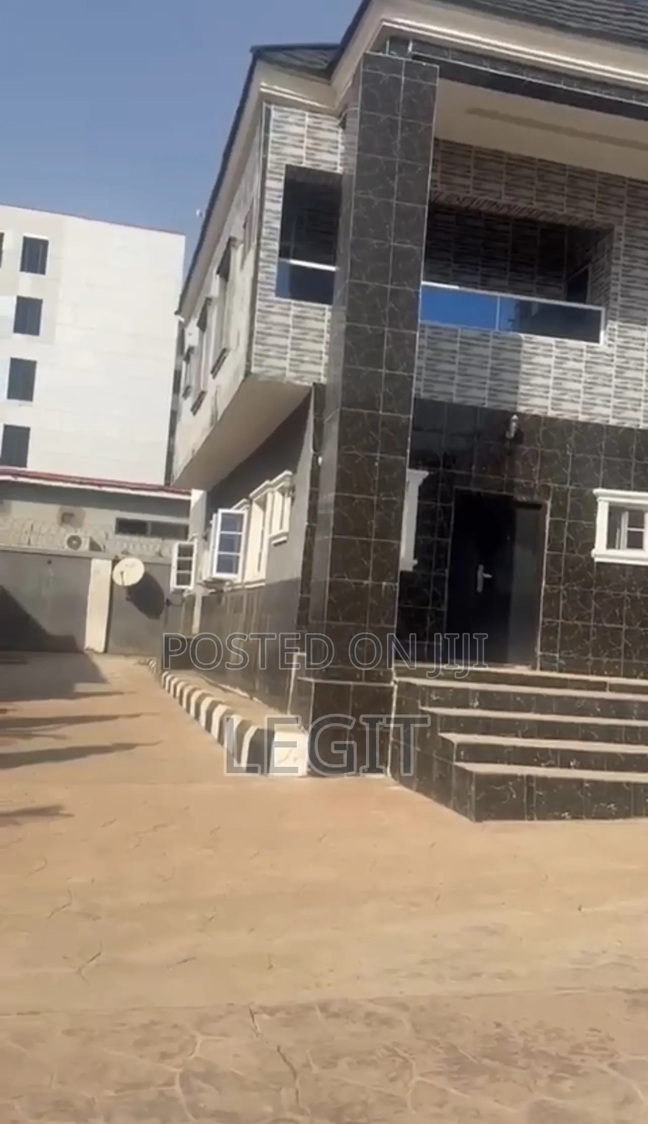 5bdrm Duplex in Lugbe District for sale