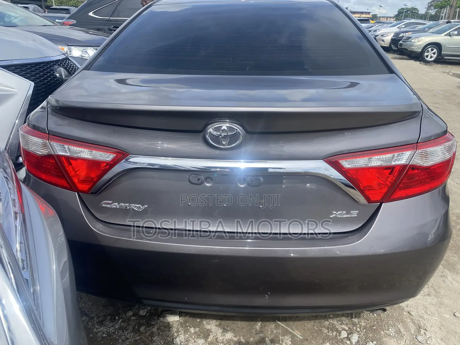 Toyota Camry XLE 4dr Sedan (2.5L 4cyl 6A) 2017 Gray