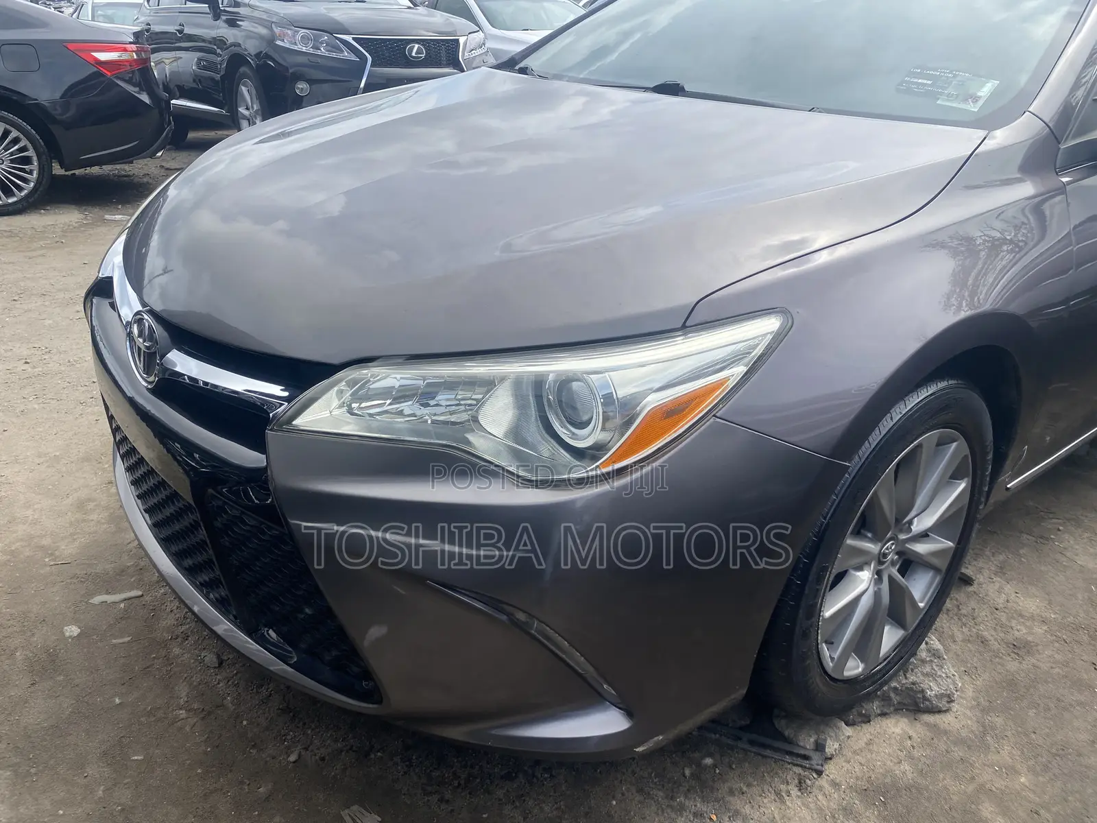 Toyota Camry XLE 4dr Sedan (2.5L 4cyl 6A) 2017 Gray