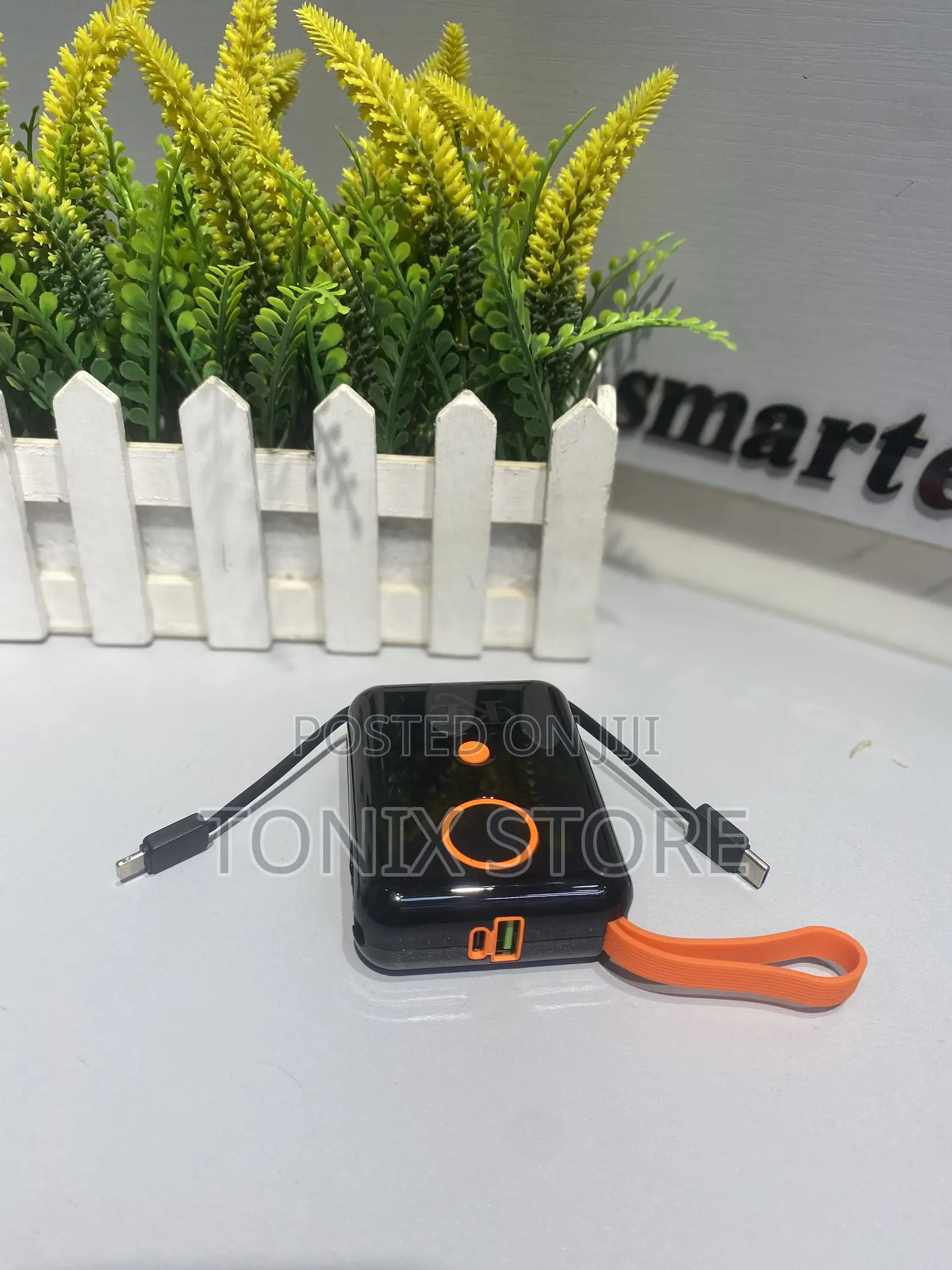 Portable Fast Charging Mini Powerbank With Retractable Chargers