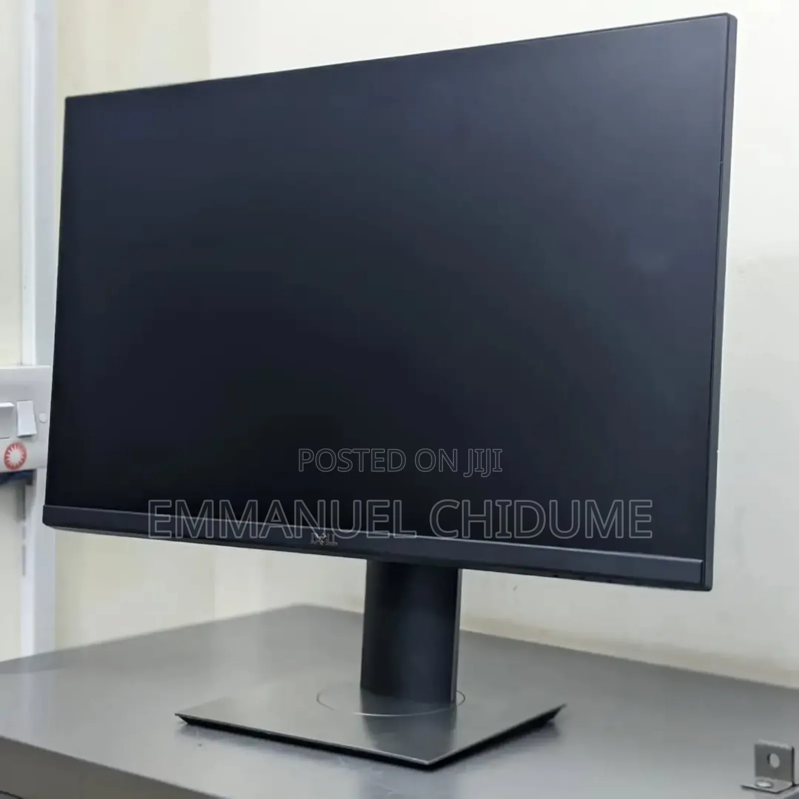 24 Inches Ips Dell Flameless Monitor